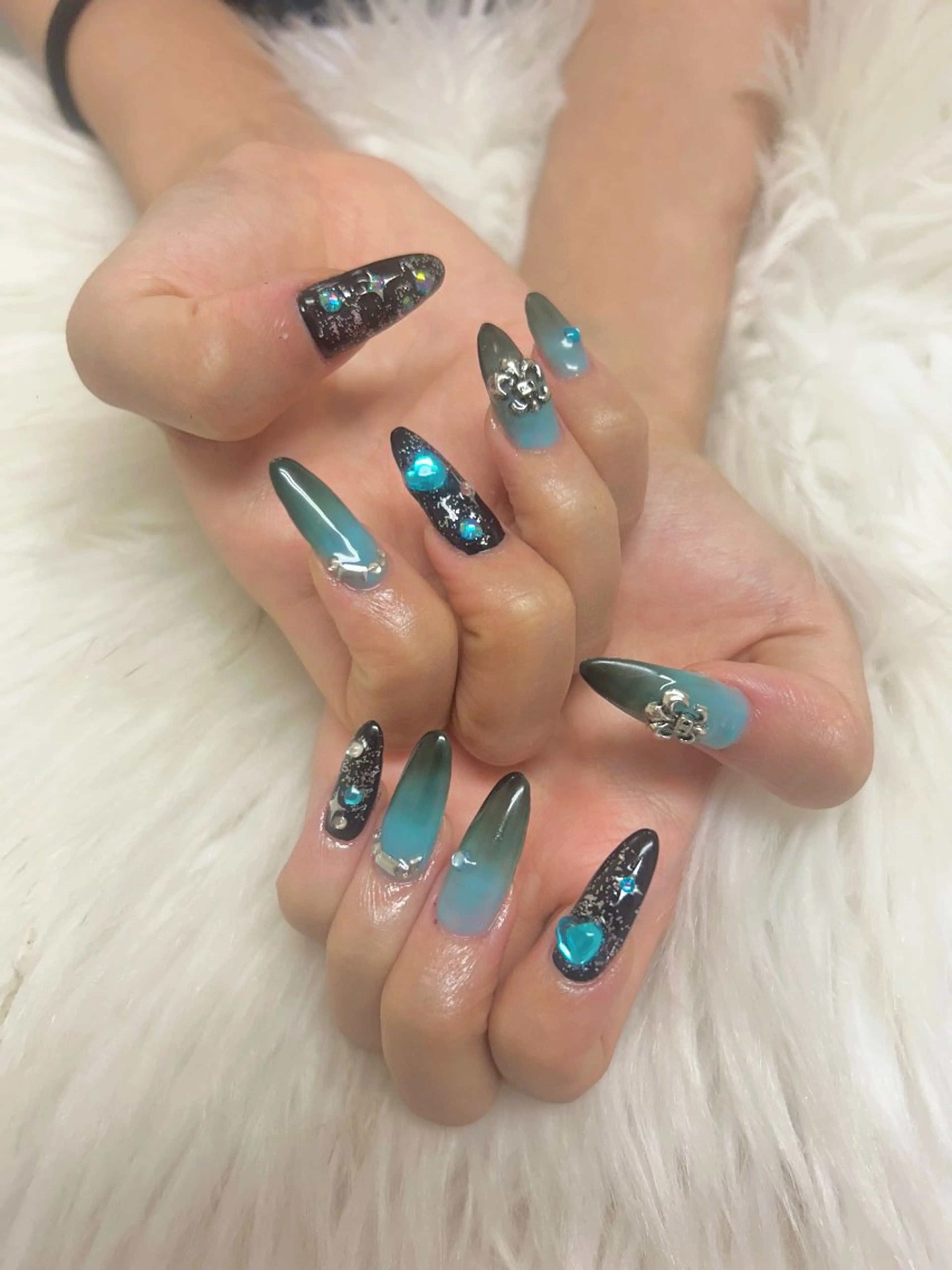 ジェルオフ込み ジェルやり放題⚠️片手3本ずつ迄の写真