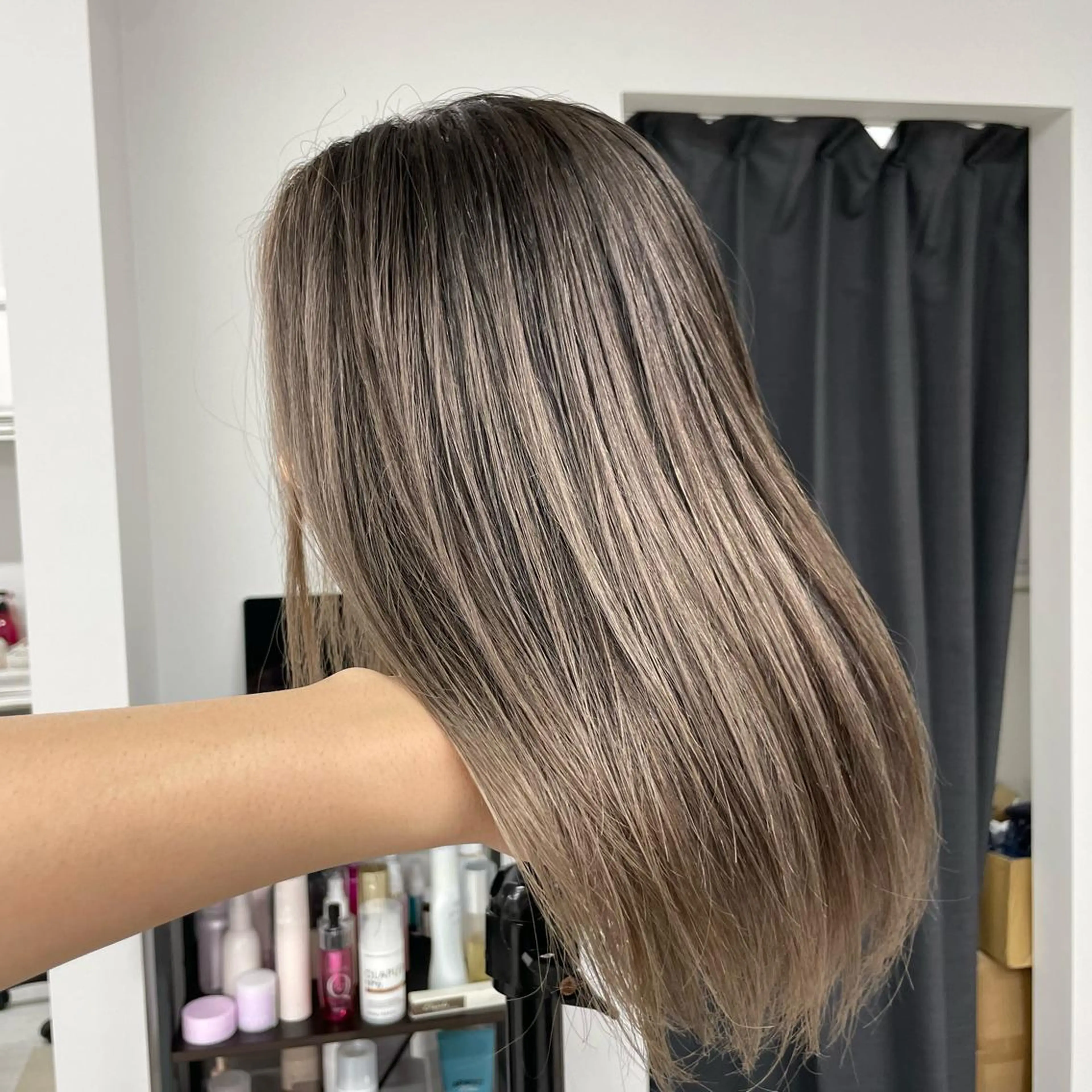 セミロング ヘアカラー B.Chance カラーリスト　ペーのヘアスタイル