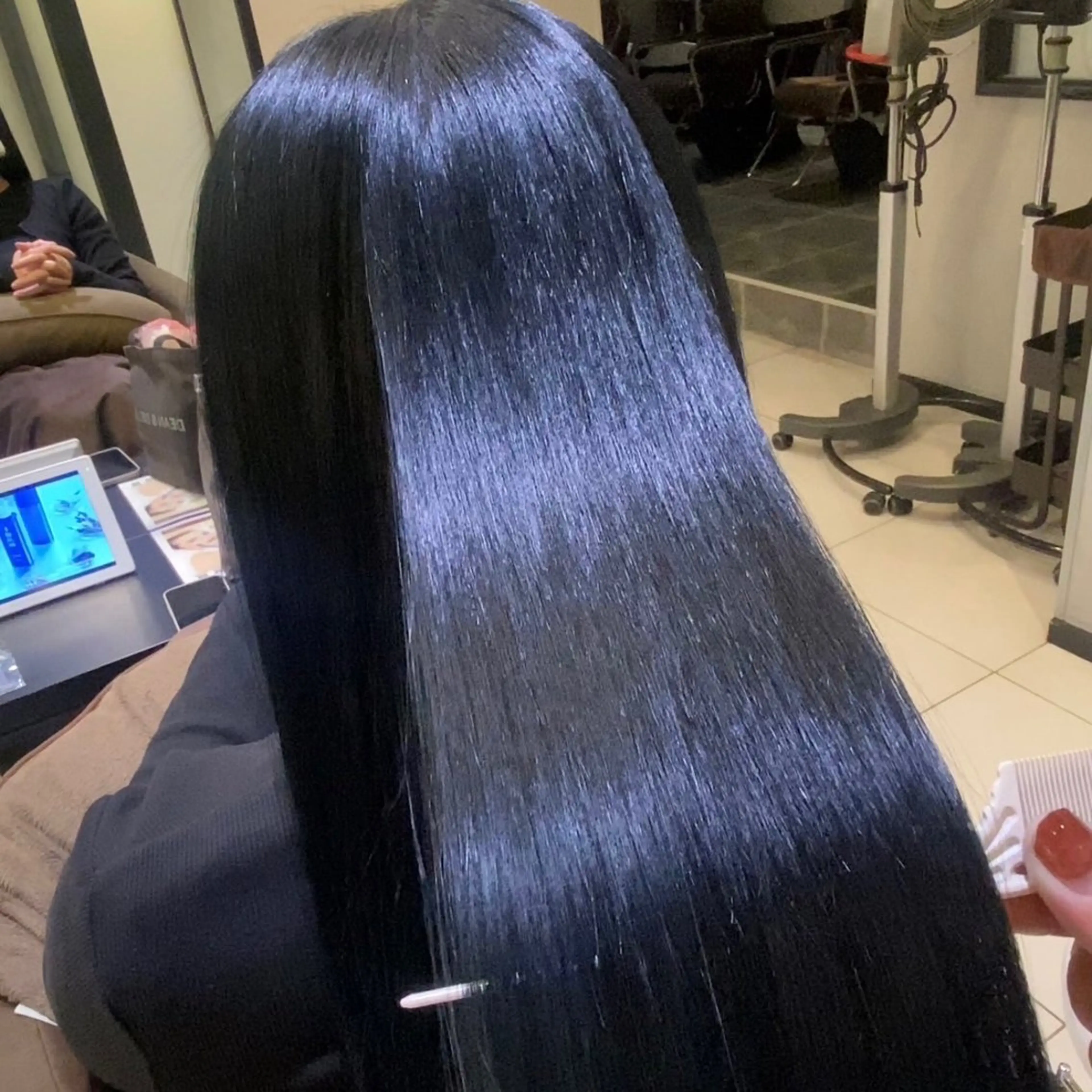 ロング カラー パーマ 渡邊 桃香のヘアスタイル