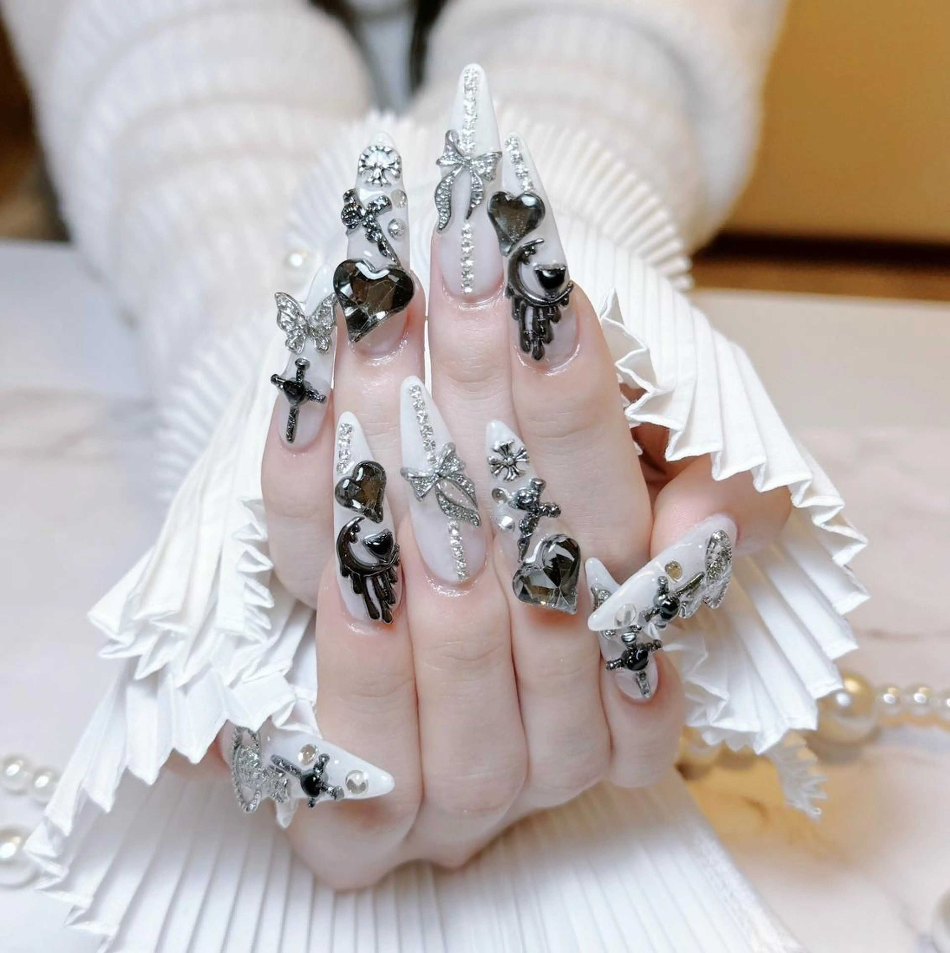 ❤️‍🔥地雷系ネイルok❤️‍🔥チップ長さだし+パーツなんでもOKつけ放題💎 オフ無しの写真