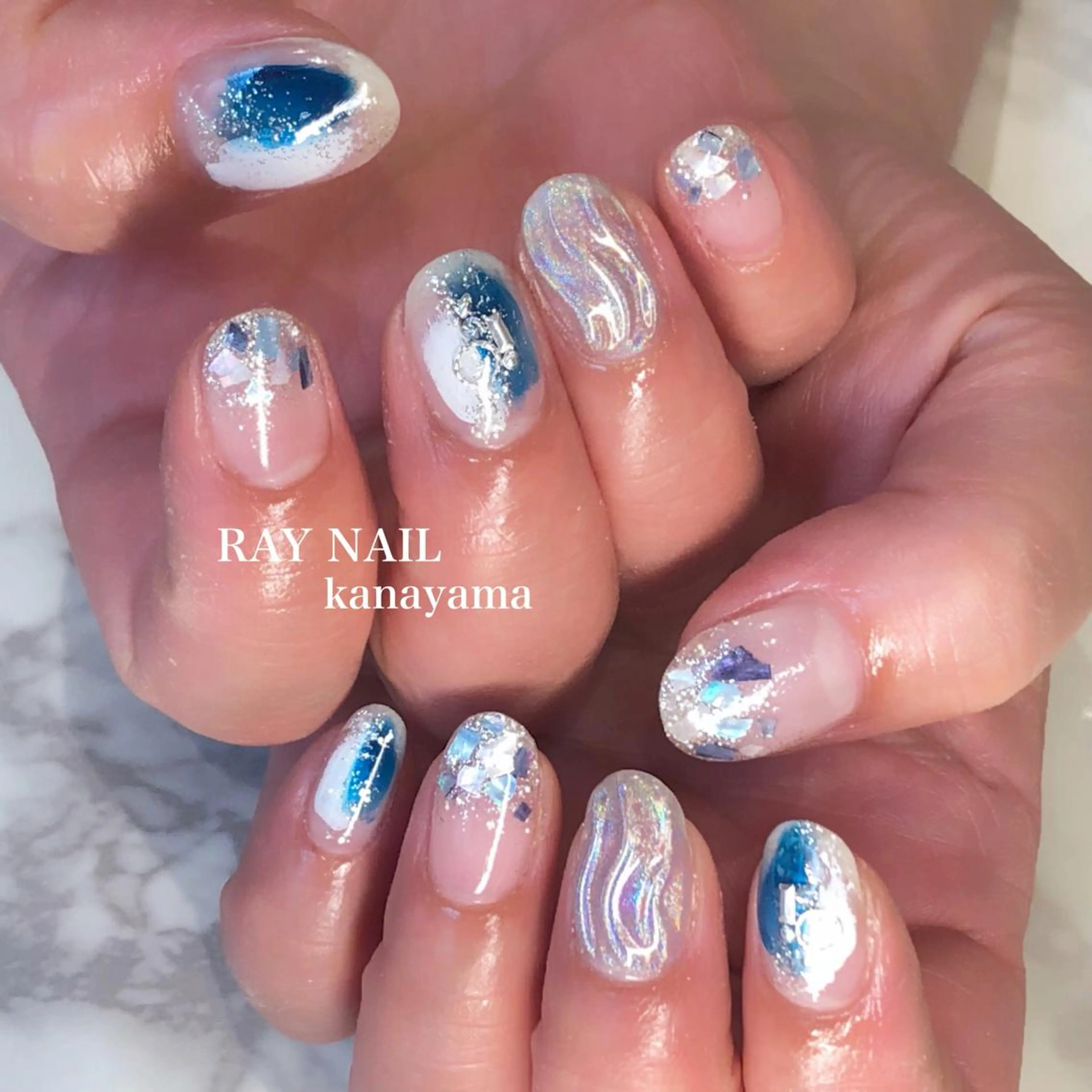 ネイル シルバー Arowa 伊田のネイルデザイン