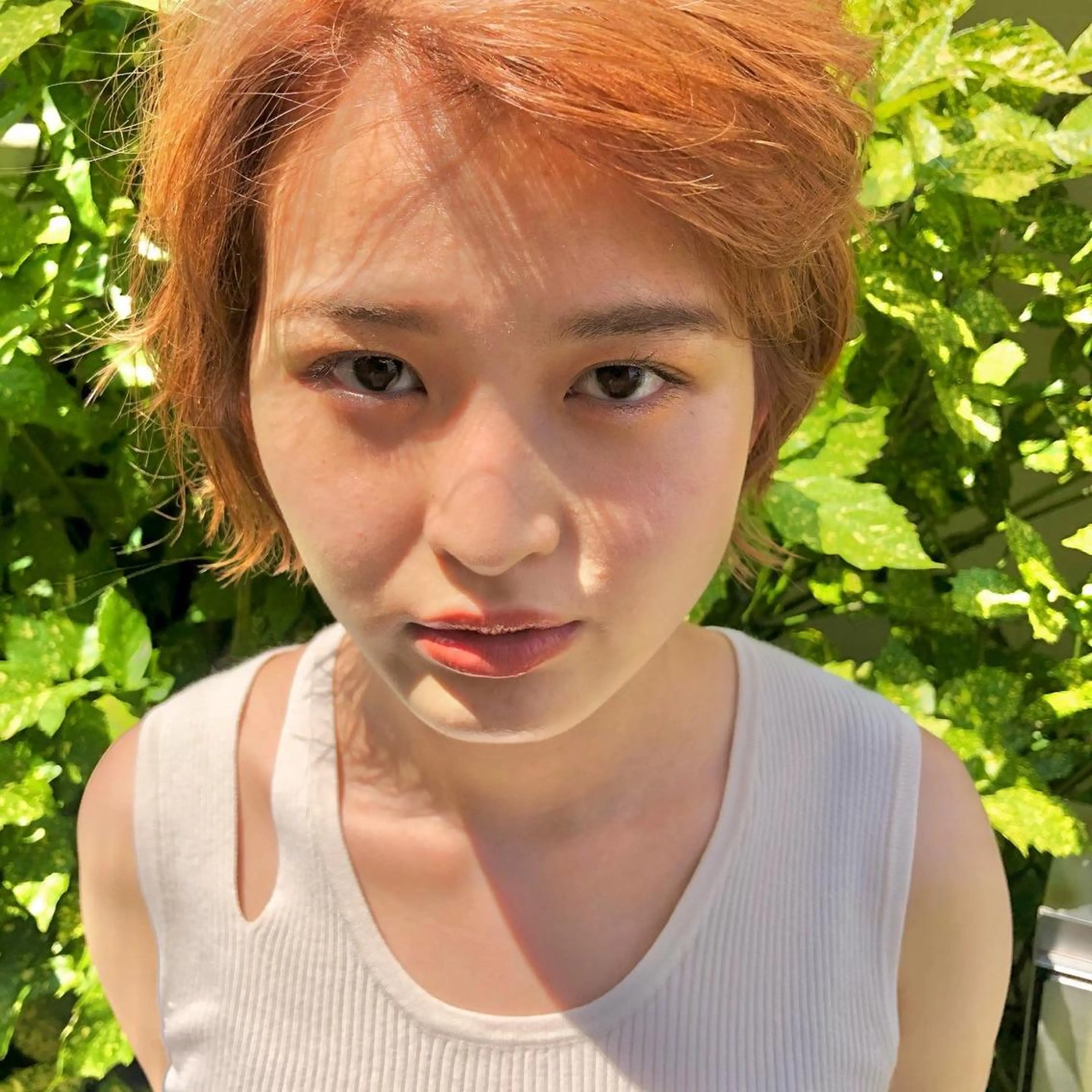 ショート カラー ブリーチ ダブルカラー ブリーチなしカラー オレンジ カット ヘアカラー ブリーチなしで透け感 暖色カラーボブaoiのヘアスタイル