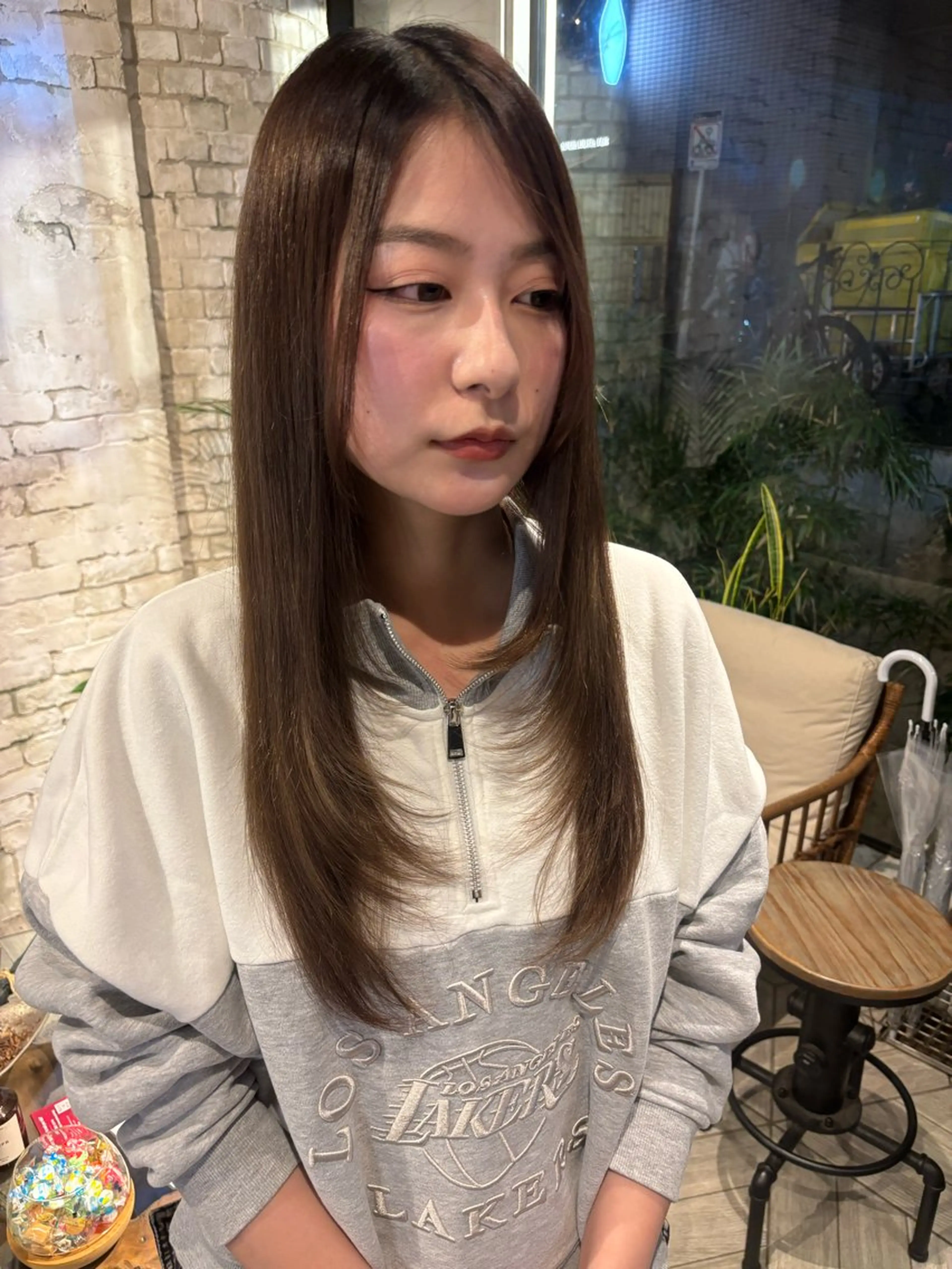 ロング カット 西 柚のヘアスタイル