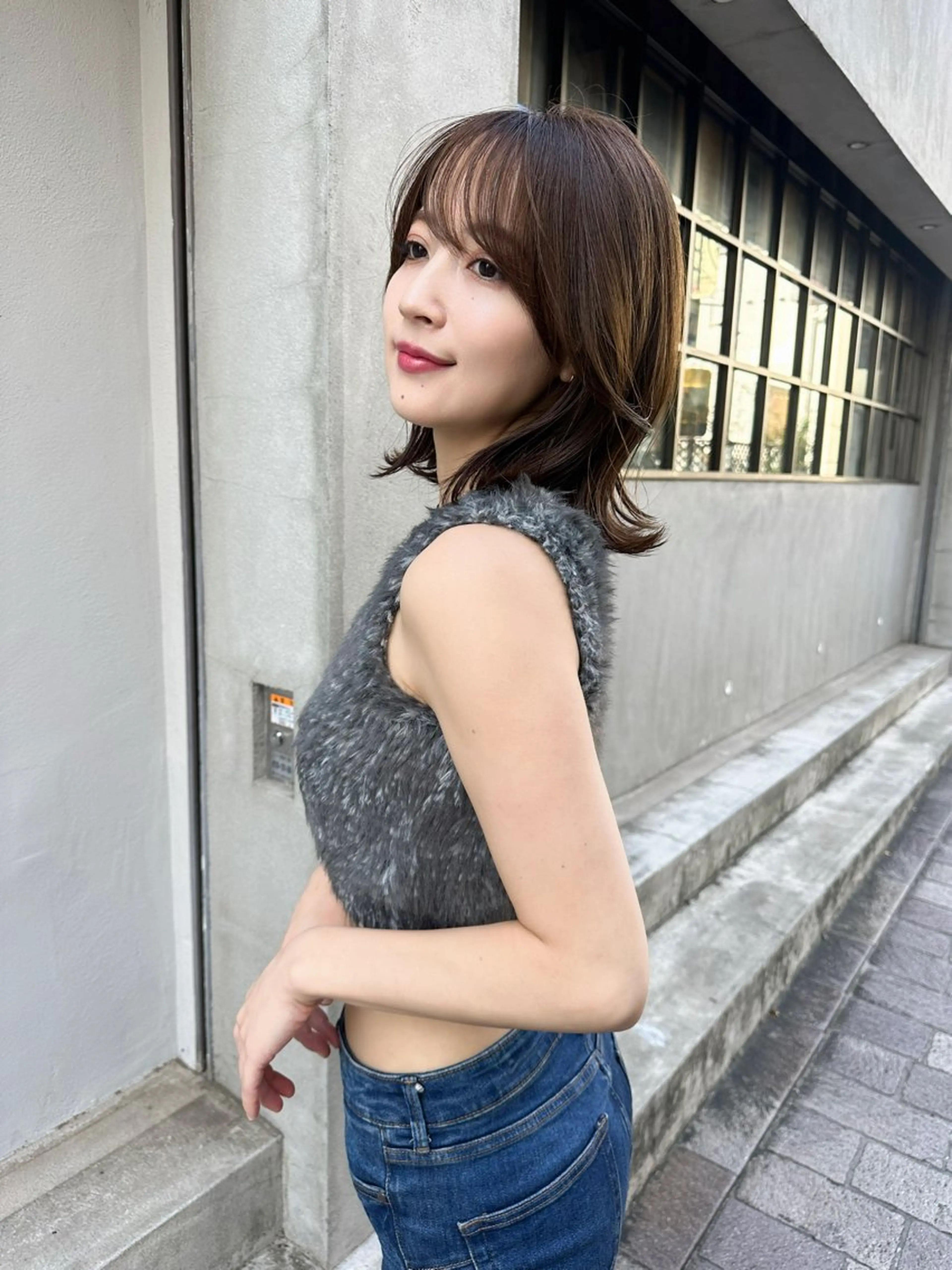 ミディアム くびれヘア 顔まわりレイヤー レイヤーカット 鎌倉 彩のヘアスタイル