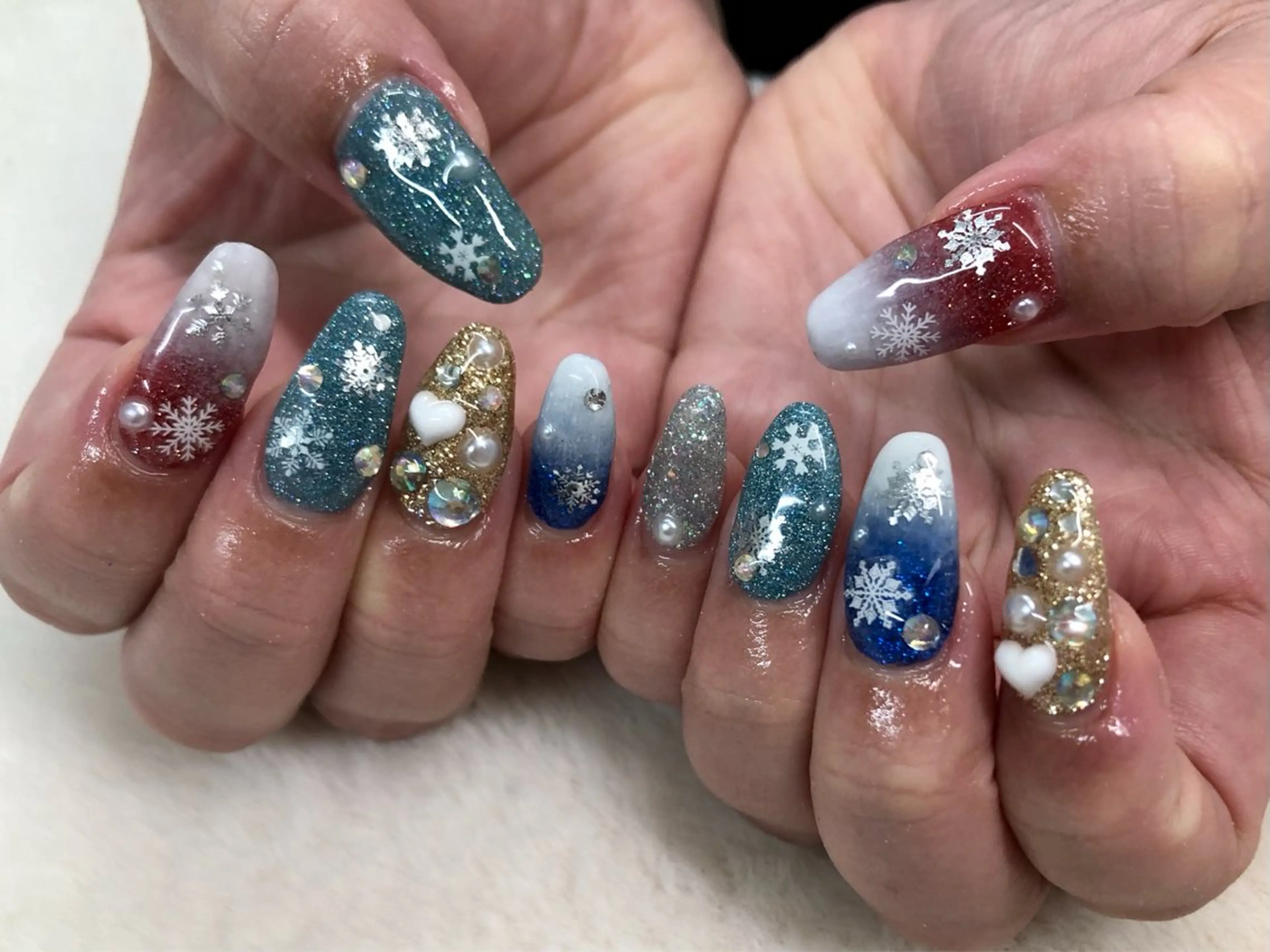 ネイル フラッシュネイル グラデーション キラキラネイル ハンドネイル ハンドケア 心斎橋Salon Epokkuのネイルデザイン