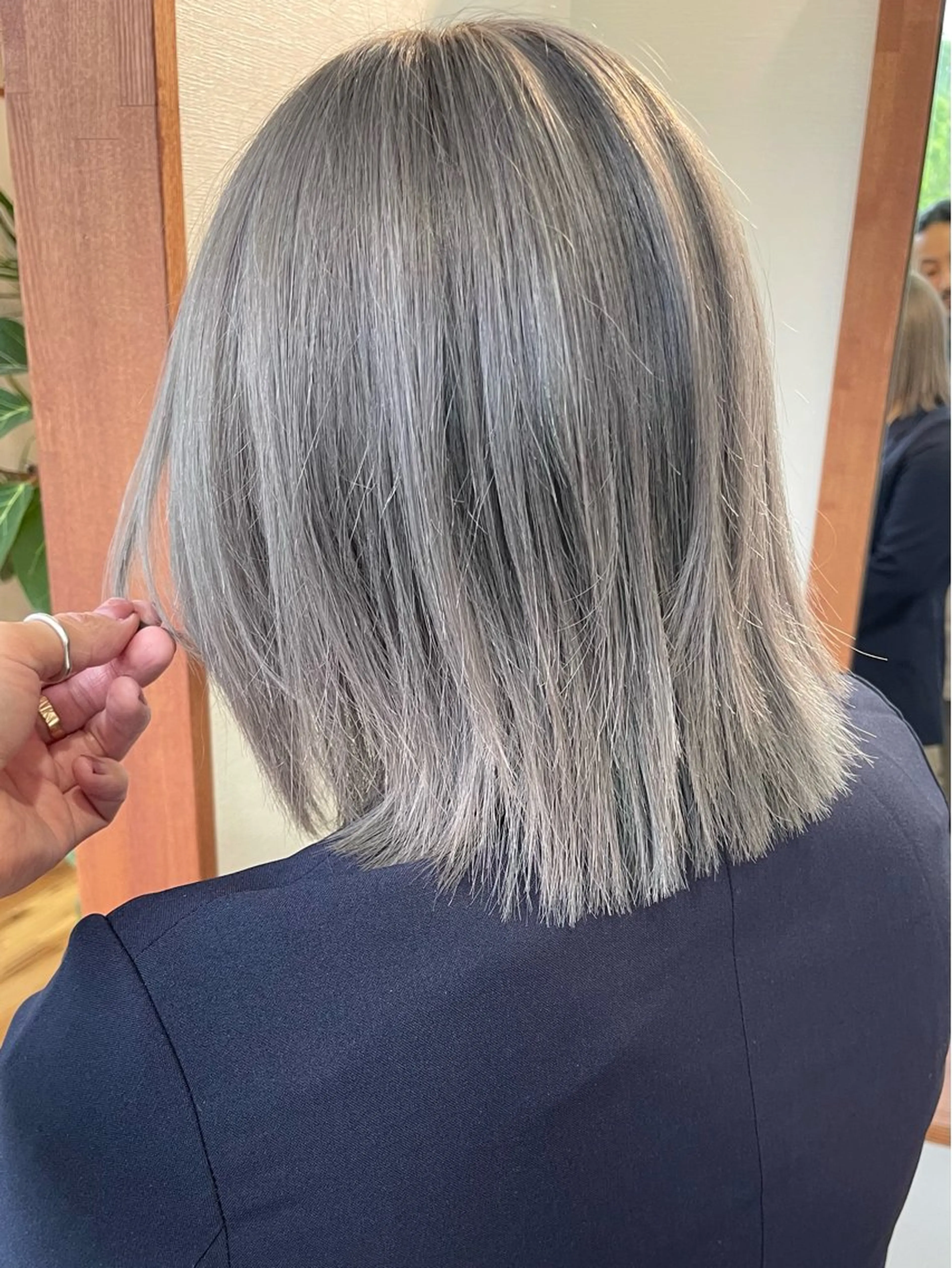 ショート カラー シルバー カット ヘアカラー トリートメント 髪質改善カラー ケアブリーチ/タムのヘアスタイル