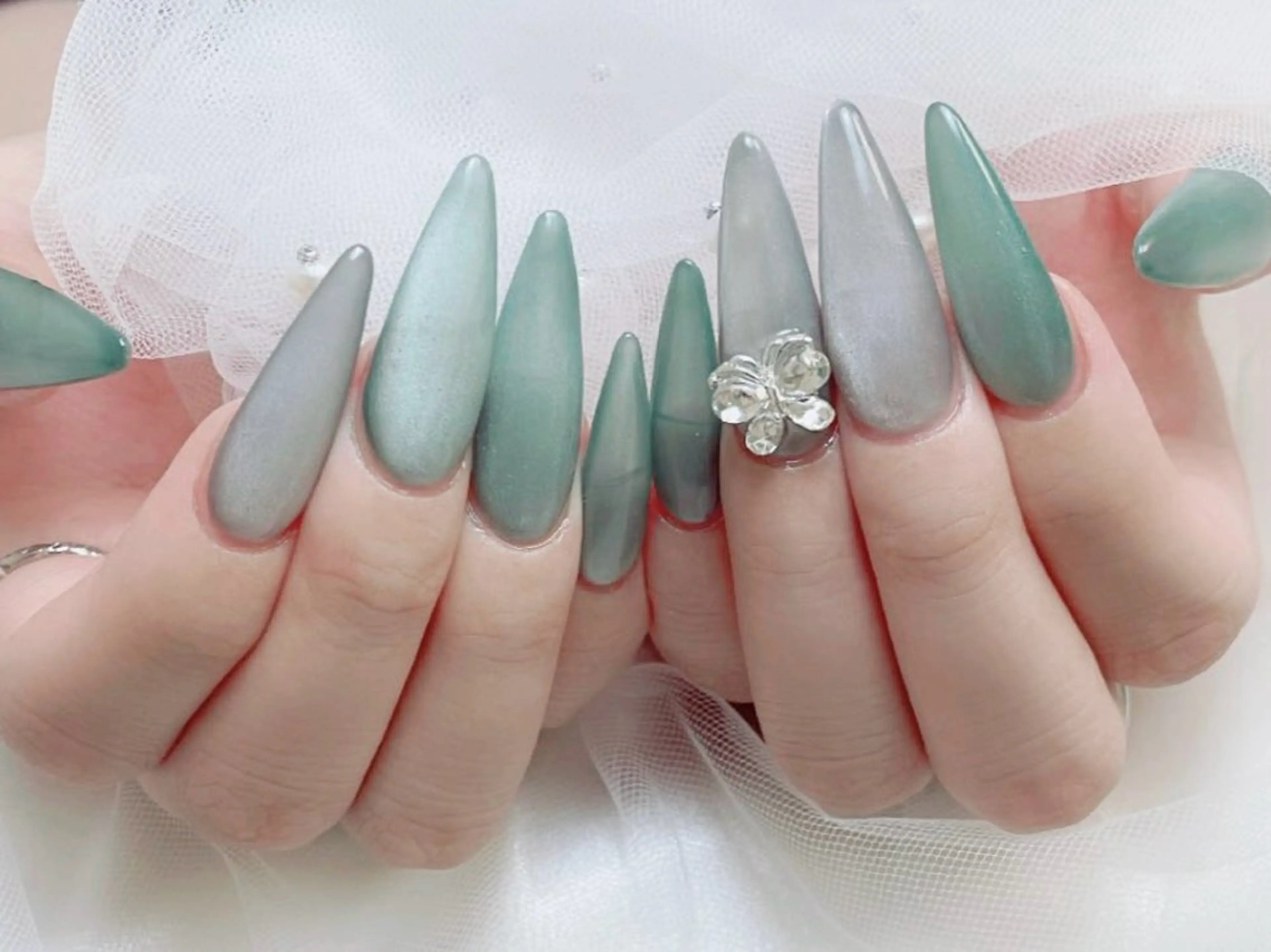 ネイル フレンチネイル ハート 韓国ネイル マグネットネイル マグネットフレンチ ハンドネイル ネイルサロン lotusのネイルデザイン