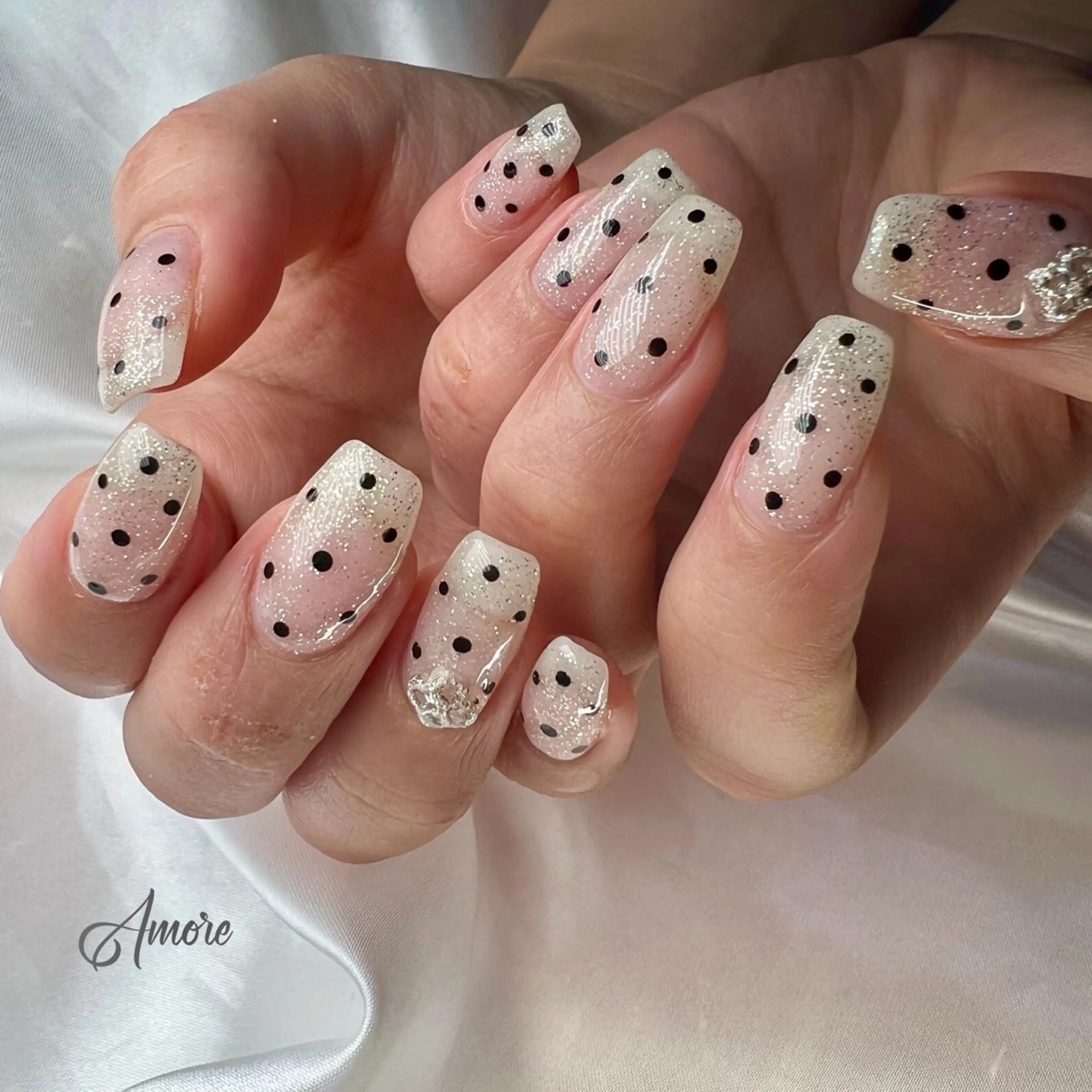 ネイル ジェルネイル キラキラネイル 韓国ネイル マグネットネイル パラジェル You kyehwaのネイルデザイン