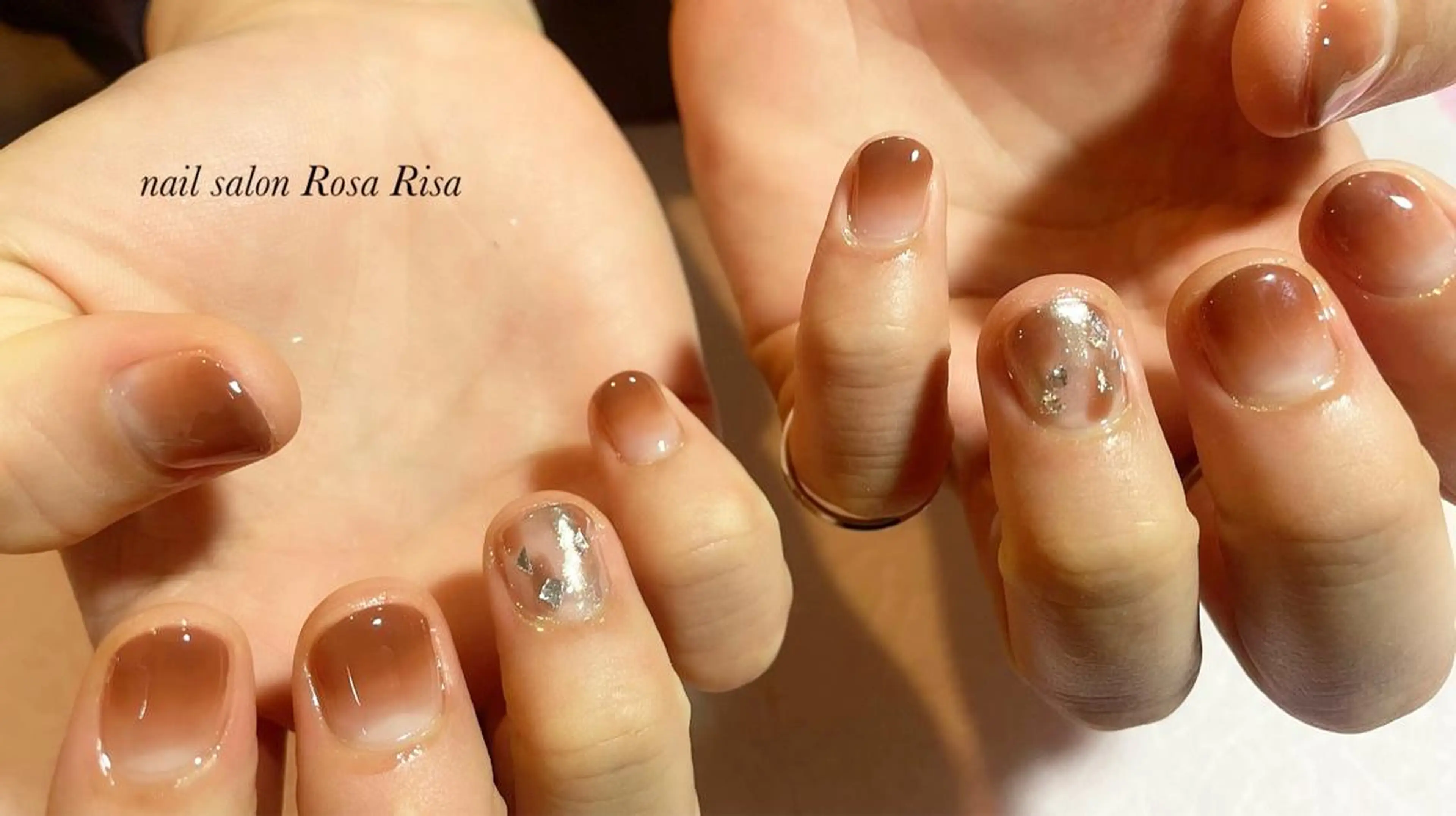 ショート ネイル グラデーション ネイルスタジオ シェイクユアハンズのネイルデザイン