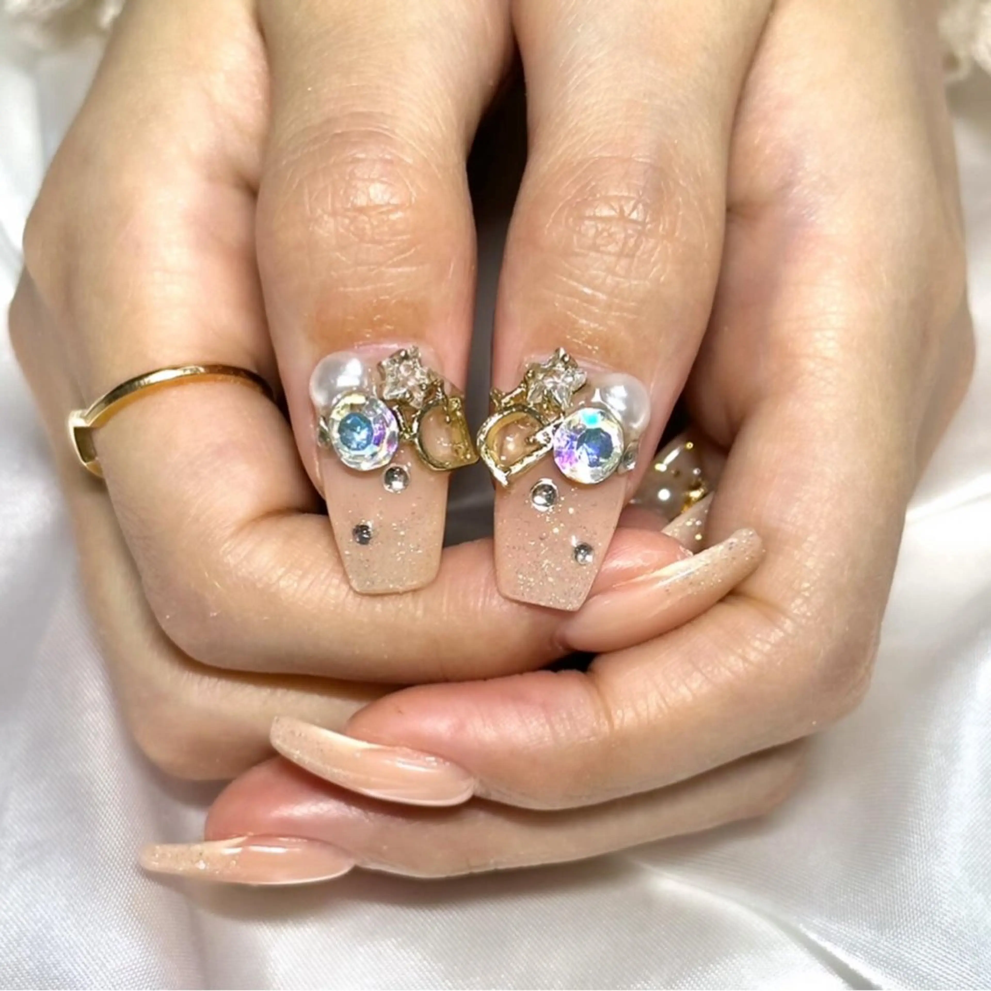 ネイル ハンドネイル OKIKA所属・【OKIKA】 らん🦖🌈🧡のマツエク・マツパデザイン