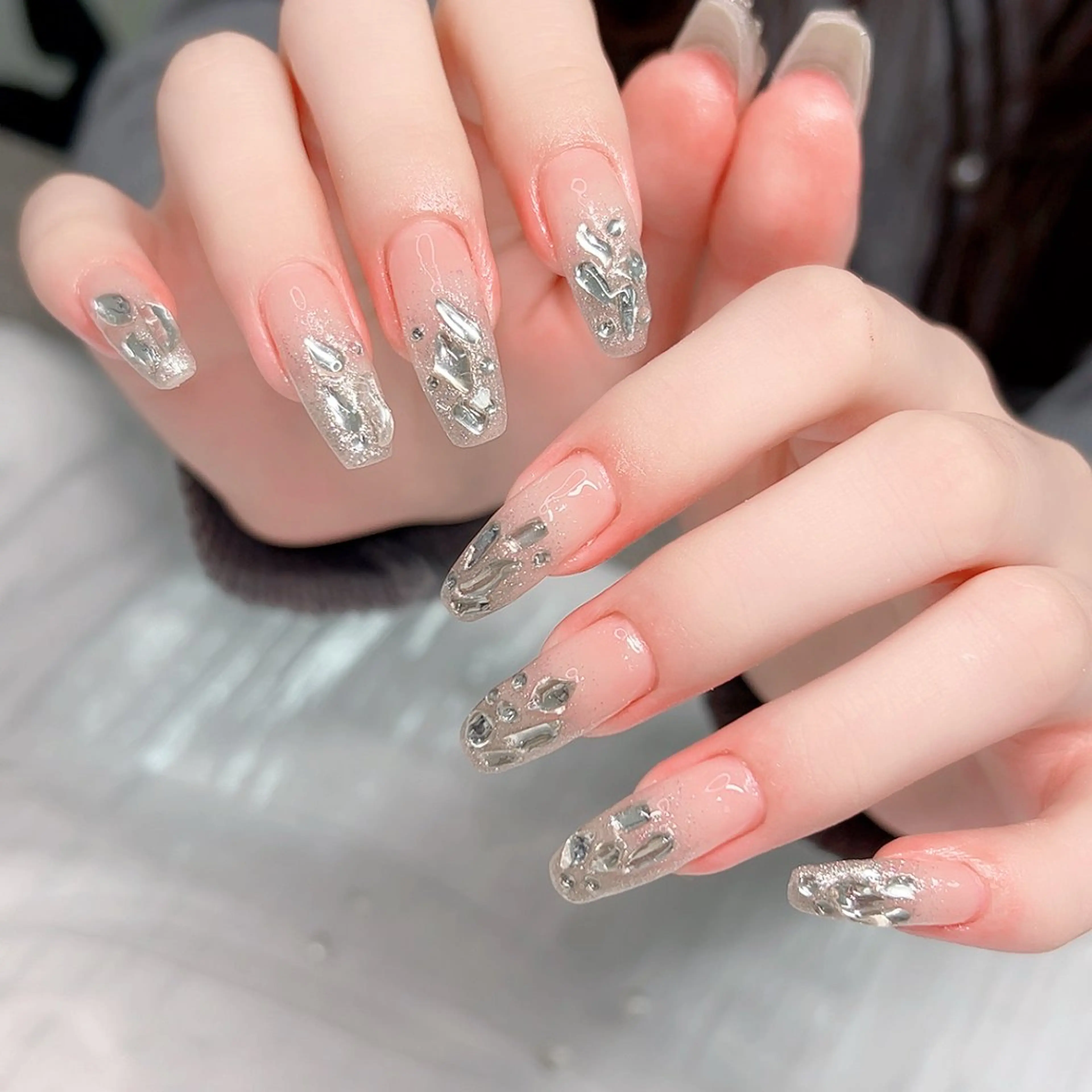 ネイル オーロラネイル ミラーネイル オフィスネイル ワンカラーネイル シンプルネイル Cute Tips nailのネイルデザイン