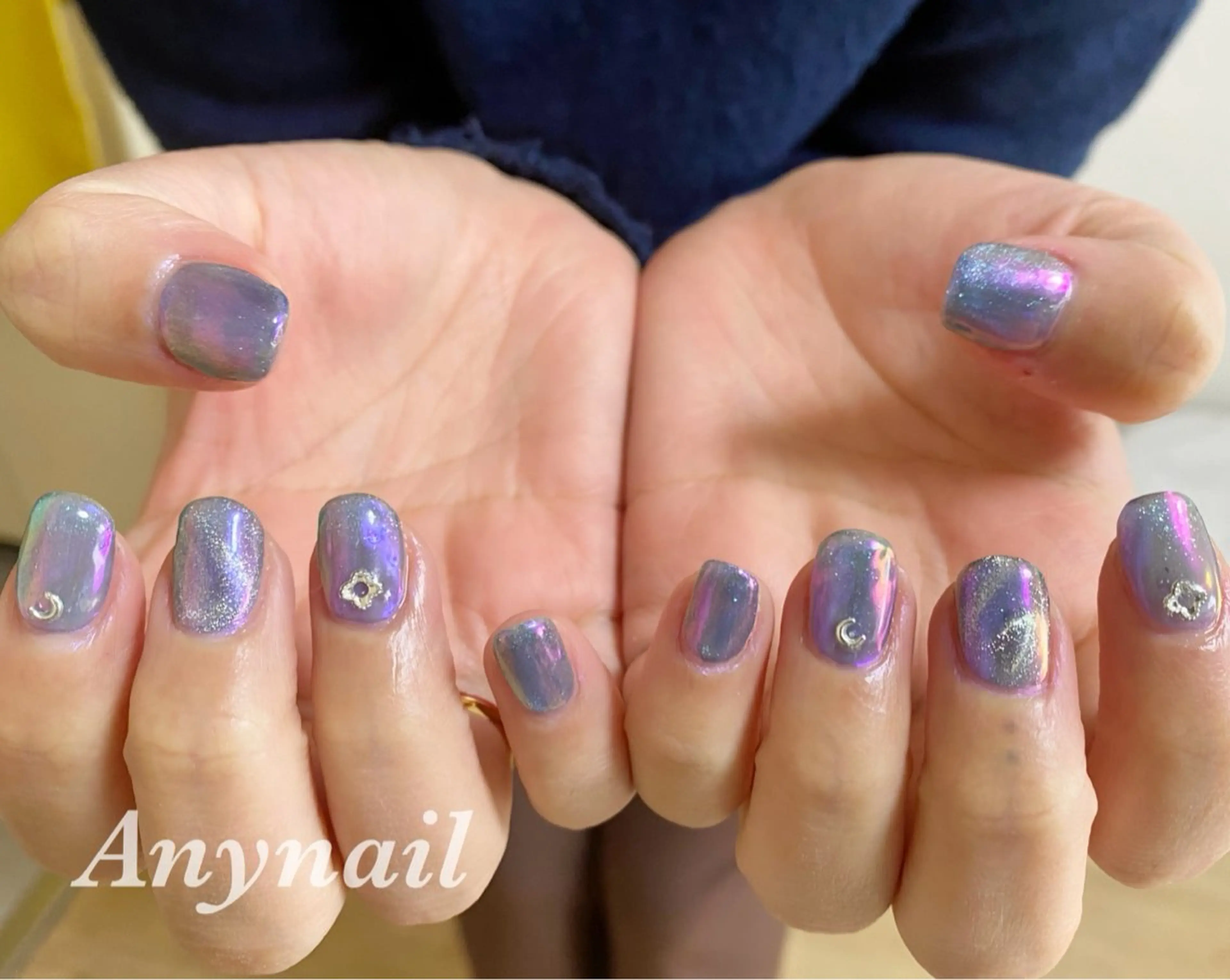 ネイル オーロラネイル ブルー マグネットネイル ネイビー ショートネイル ハンドネイル 岩澤 恵子のネイルデザイン