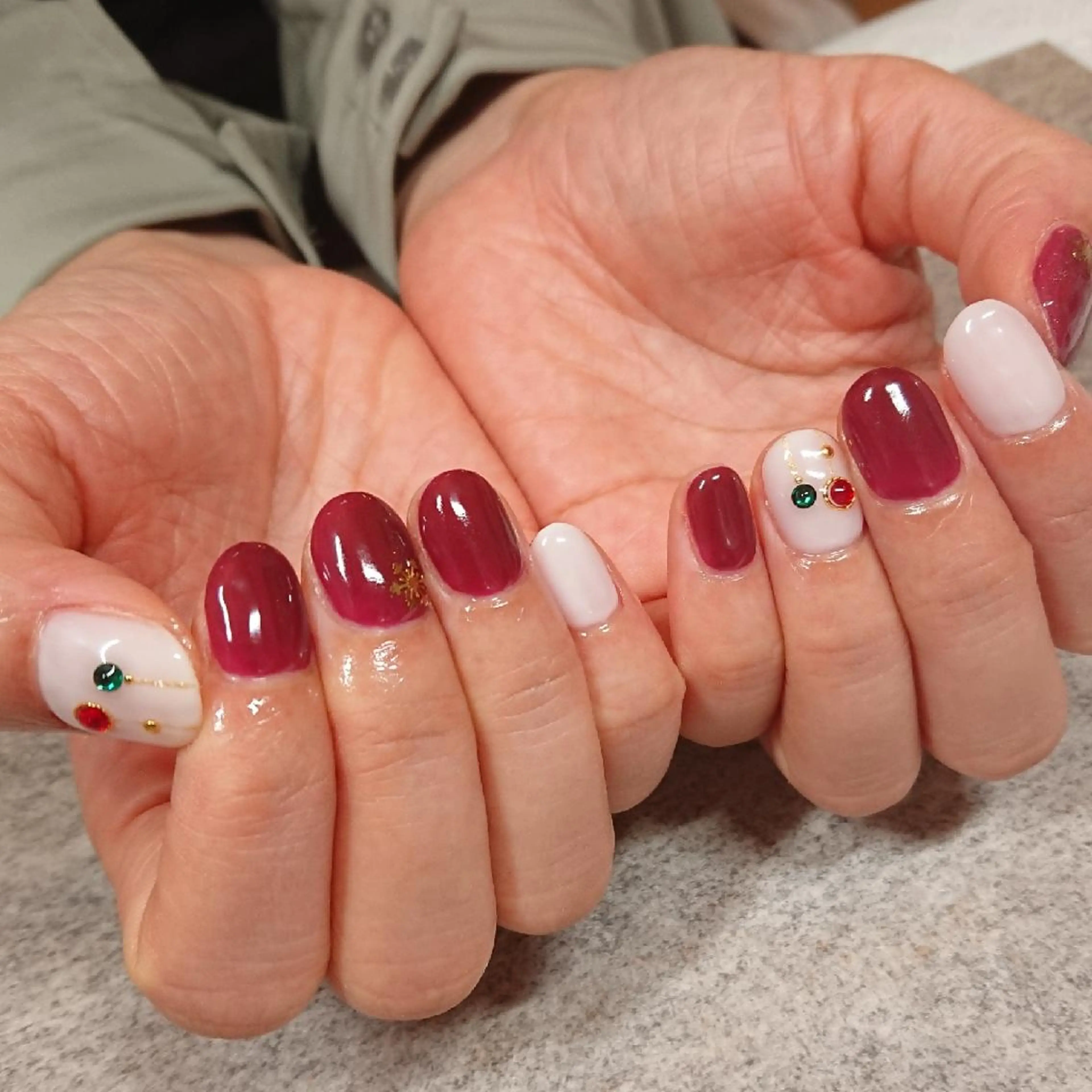 ネイル ジェヌインネイル 河内のネイルデザイン