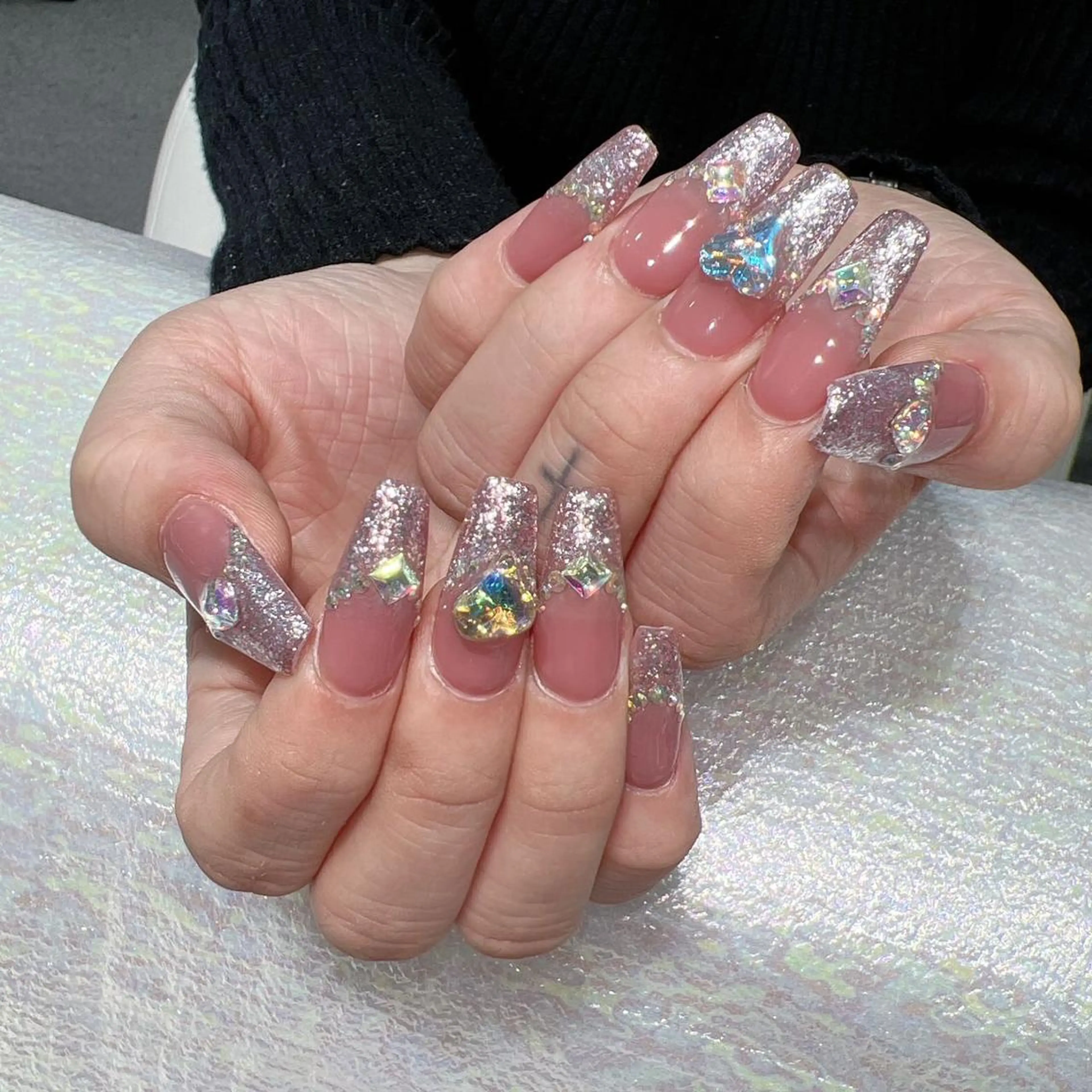 ネイル 長さ出し ネイルチップ Queens 榊 まおのネイルデザイン