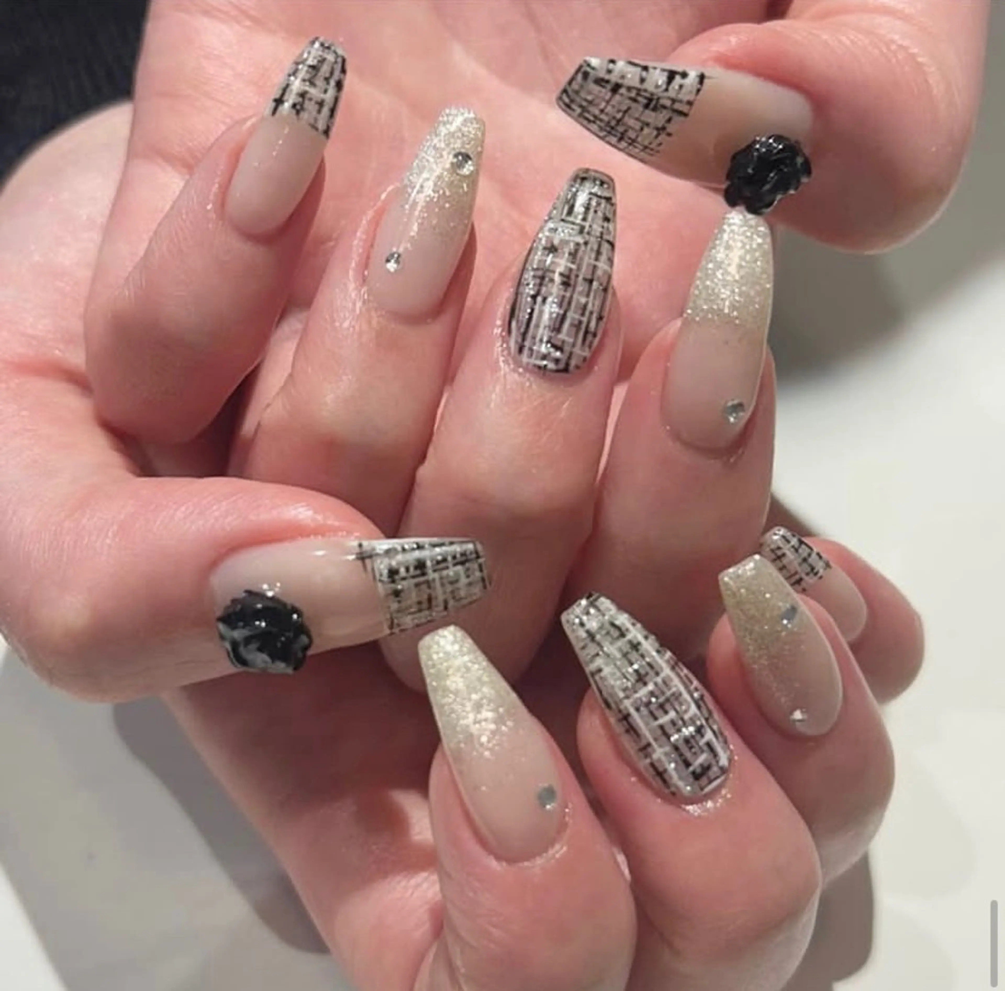 ネイル Hin Nail Osaka所属・Hin Nailsのネイルデザイン