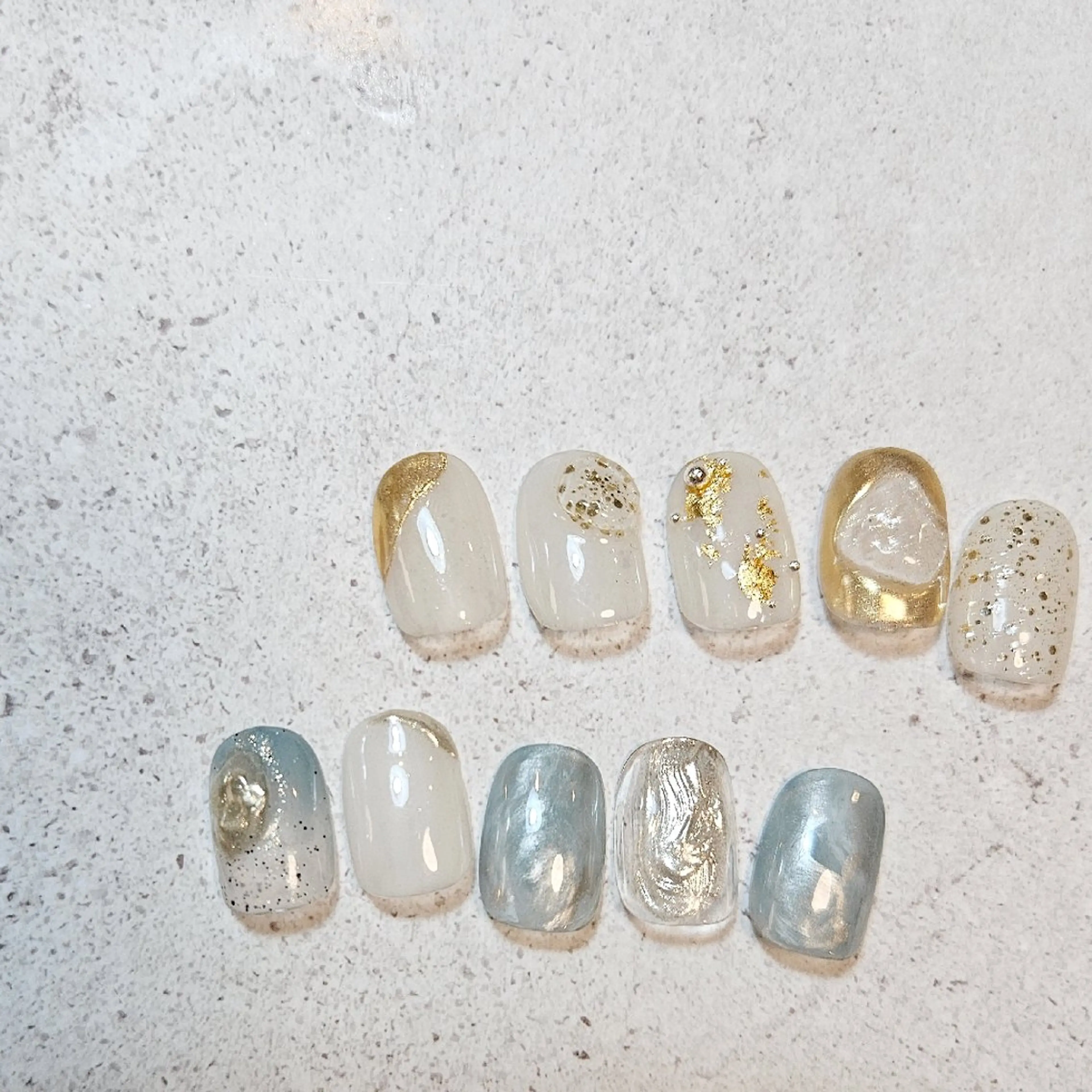 ネイル キラキラネイル ニュアンスネイル シンプルネイル 春ネイル ハンドネイル Nailsalon manoのネイルデザイン