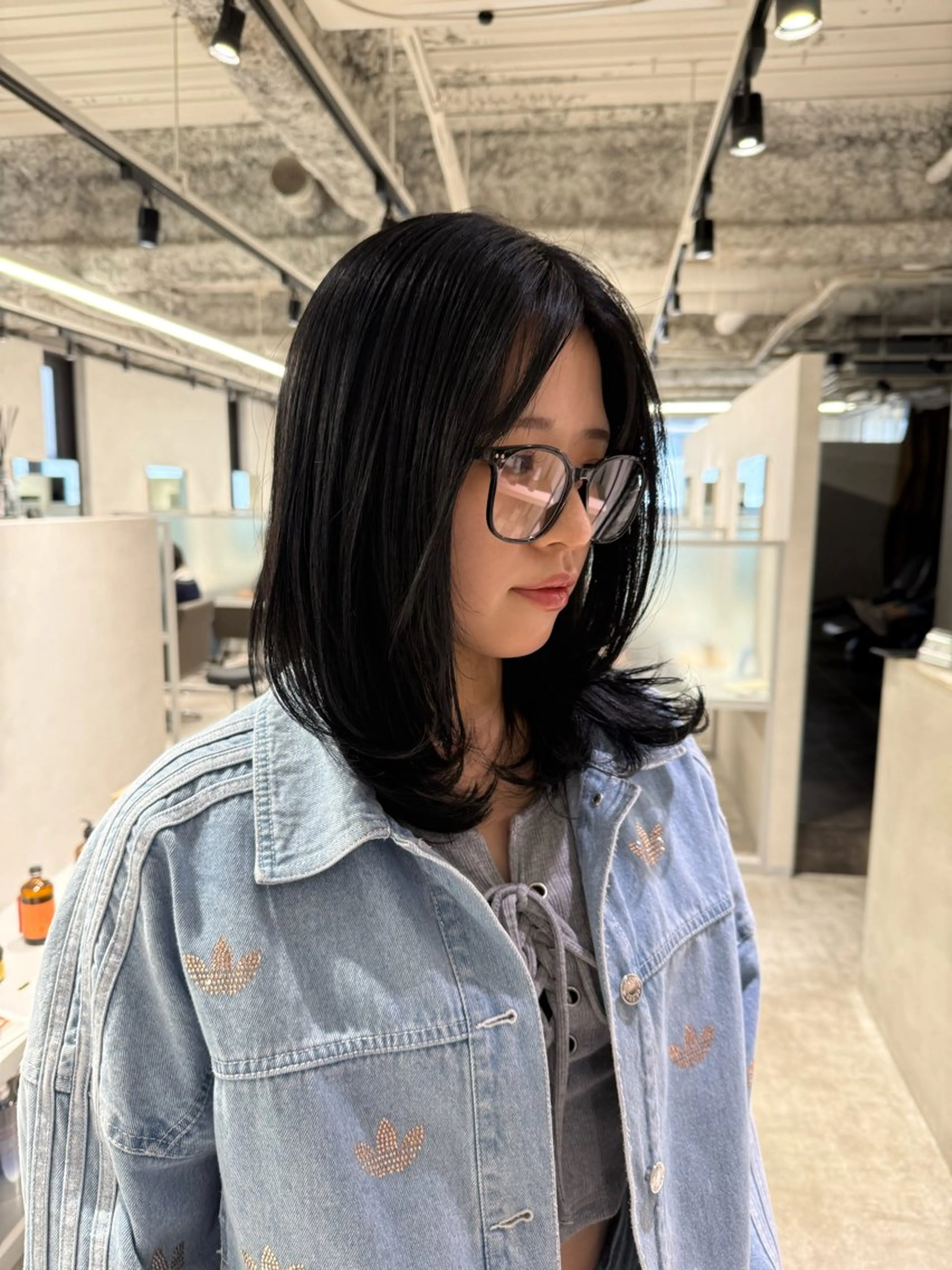 ミディアム レイヤーカット ローレイヤー 大阪梅田 稲葉利也斗のヘアスタイル