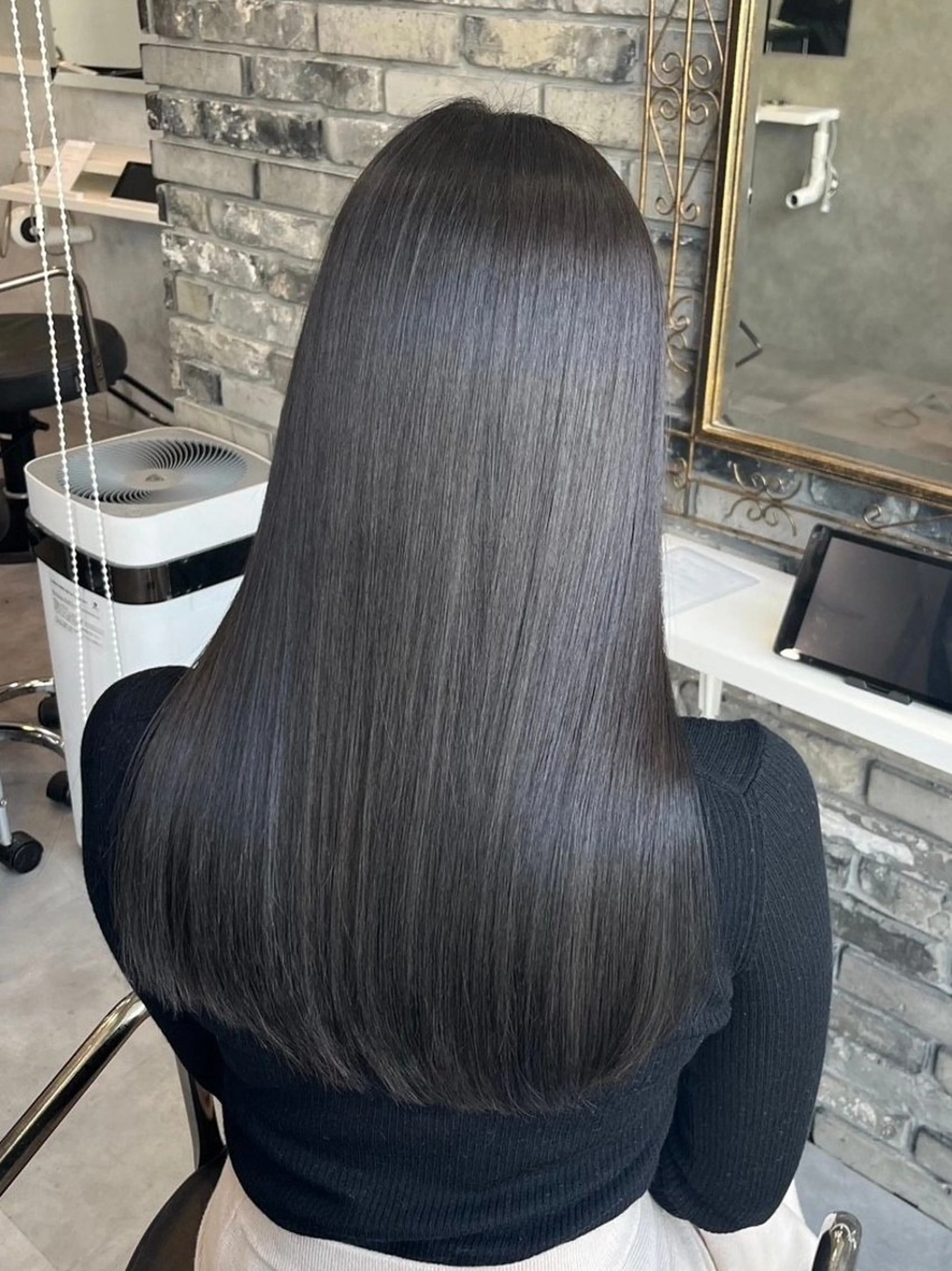 「朝割9時​〜​9時半のご来店の方のみ」カット＋艶カラー＋内部補修トリートメント5000円の写真