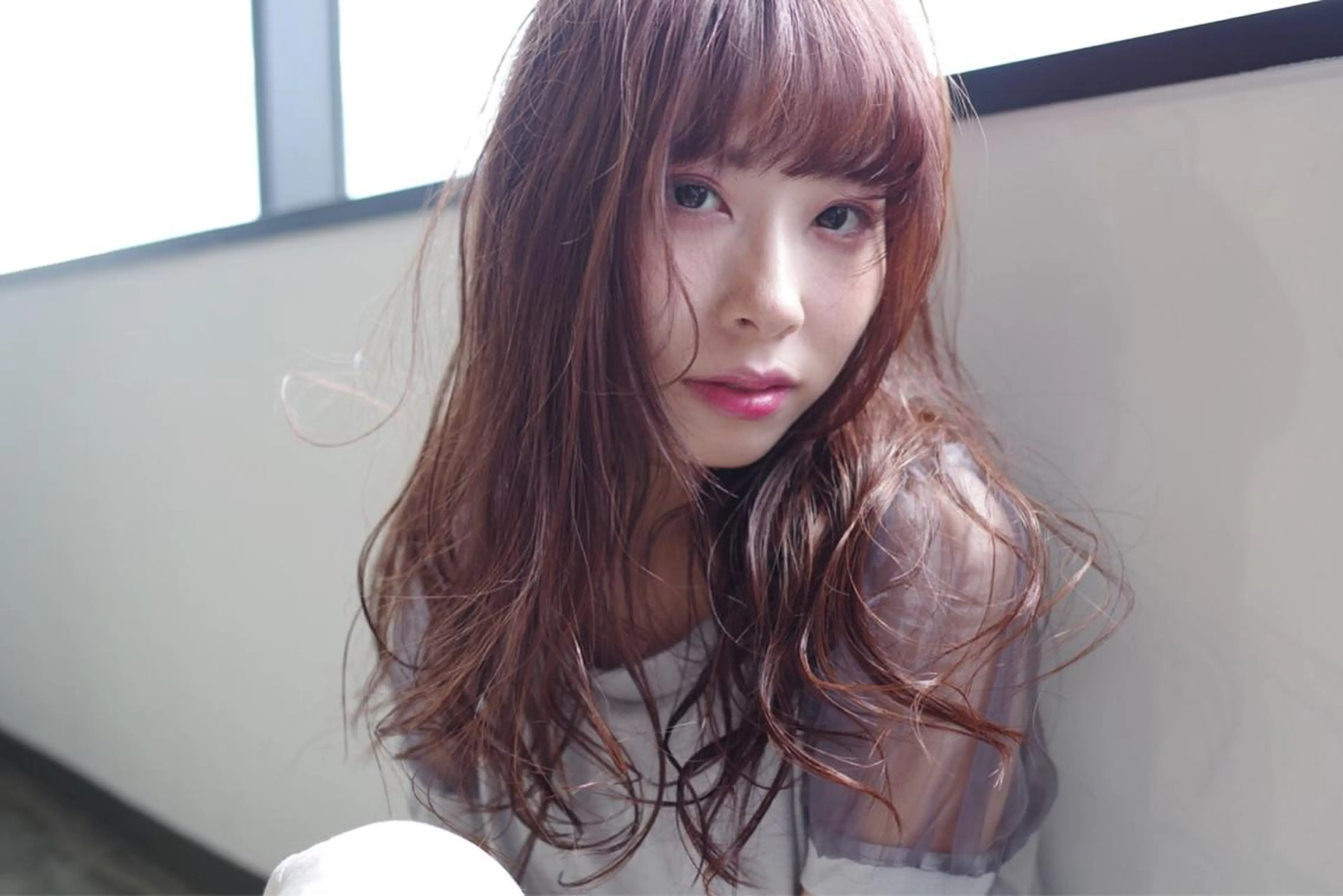 セミロング ハイトーン/レイヤー /ケアブリーチ石川治のヘアスタイル