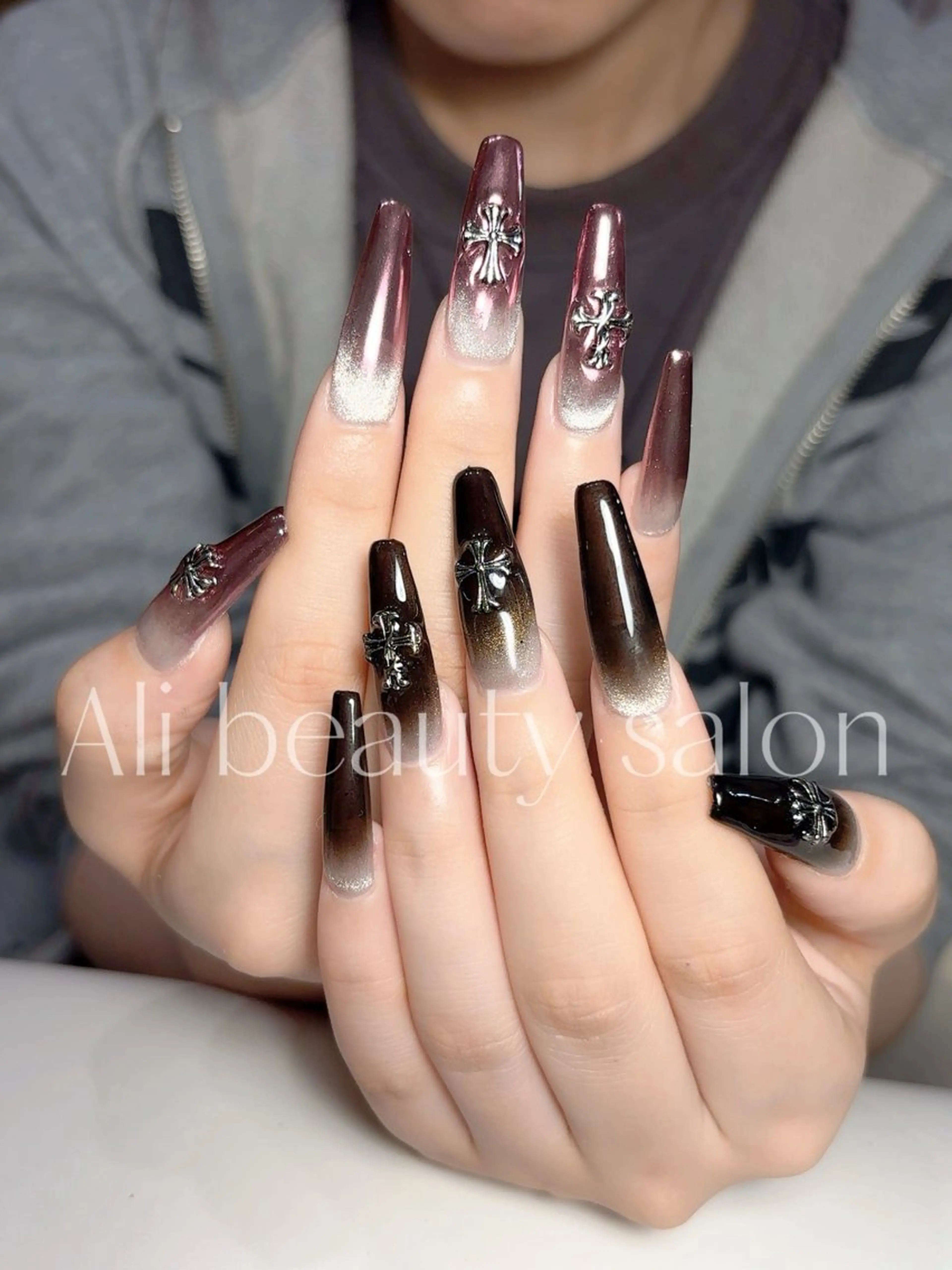 ネイル グラデーション マグネットネイル ミラーネイル ハンドネイル Ali 新小岩 ネイル専門のネイルデザイン