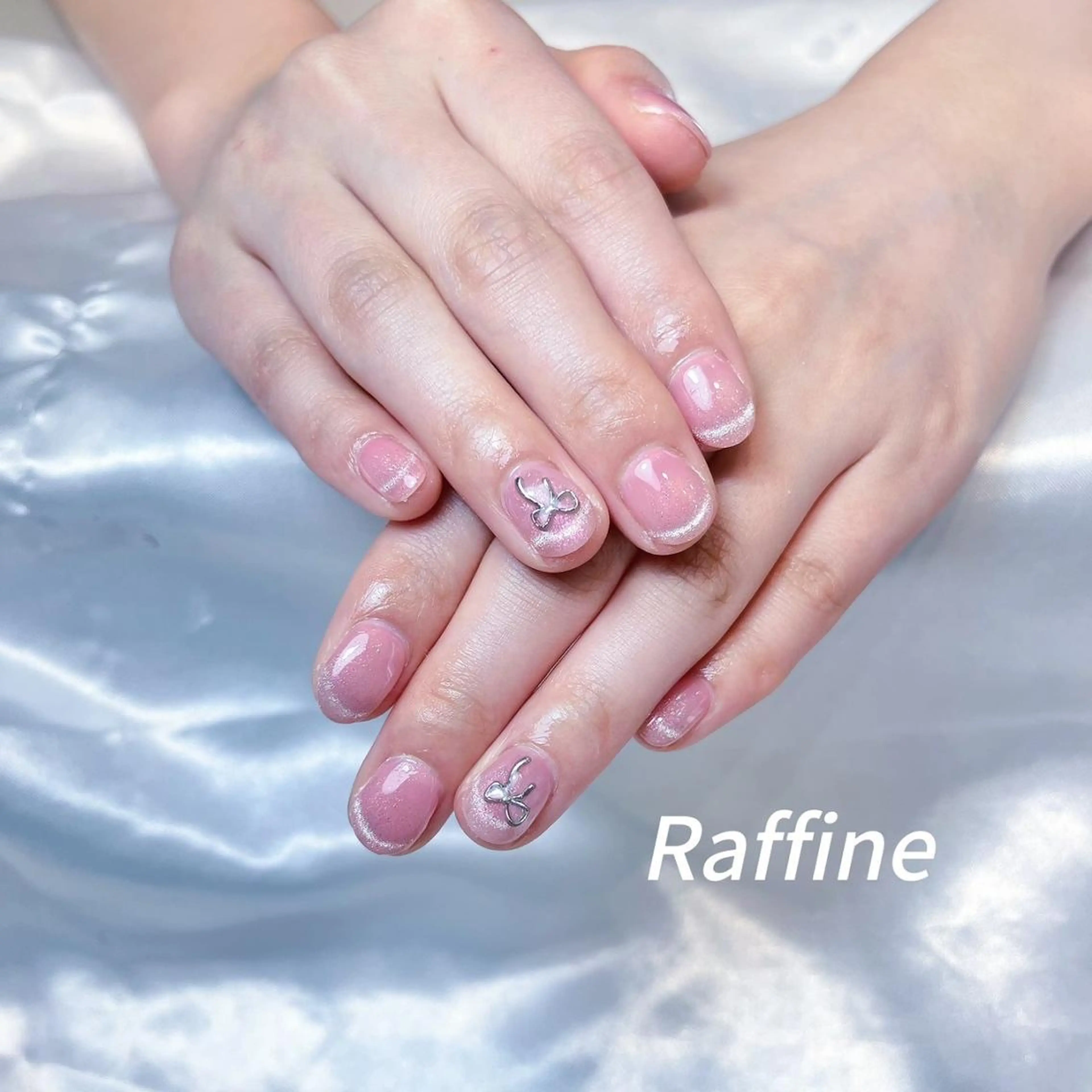 ネイル ハンドネイル RAFFINE 月🦋🩵のネイルデザイン