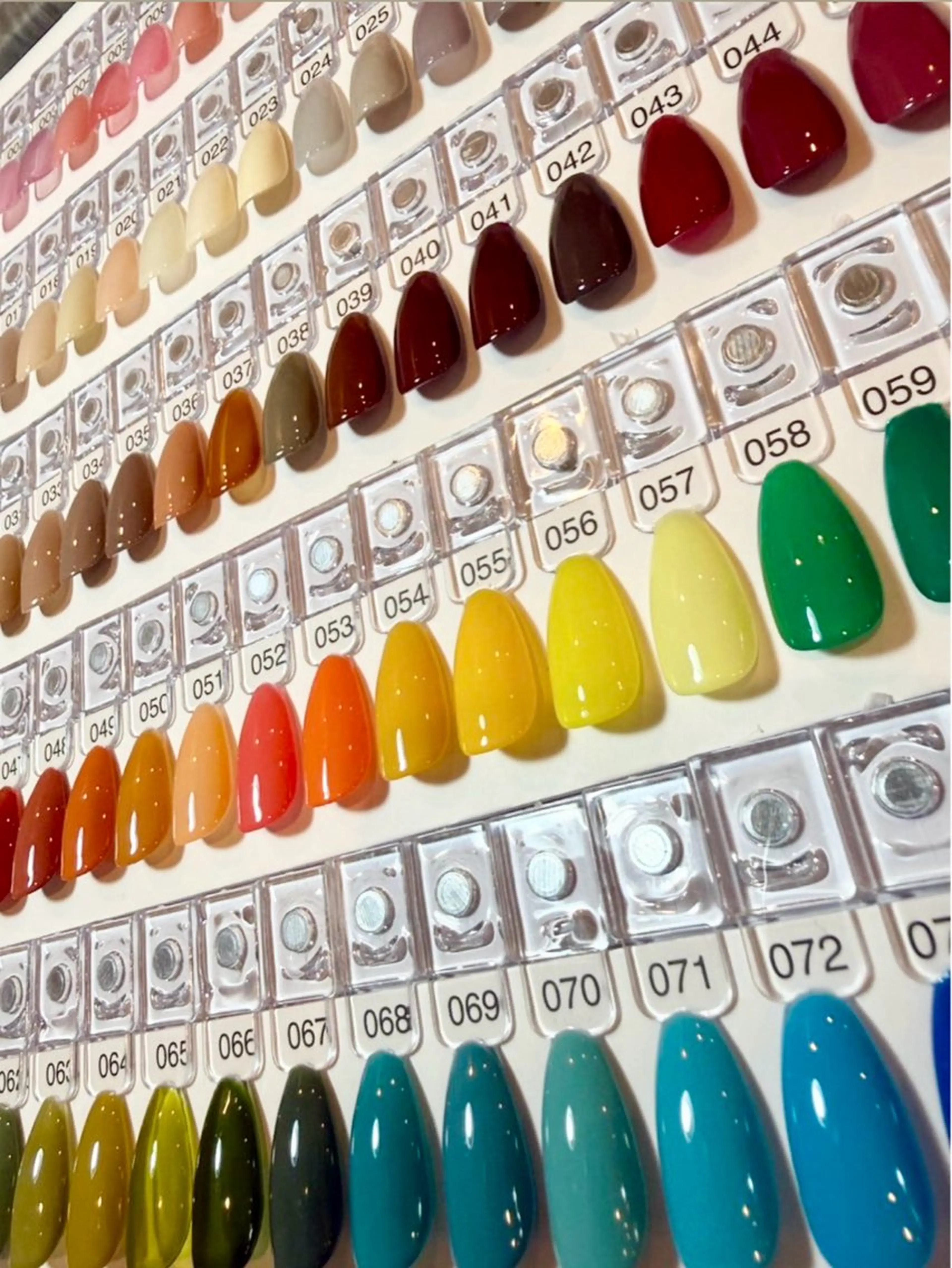 ネイル Re :eight Nail所属・NISHIOKA FUKUMIのネイルデザイン