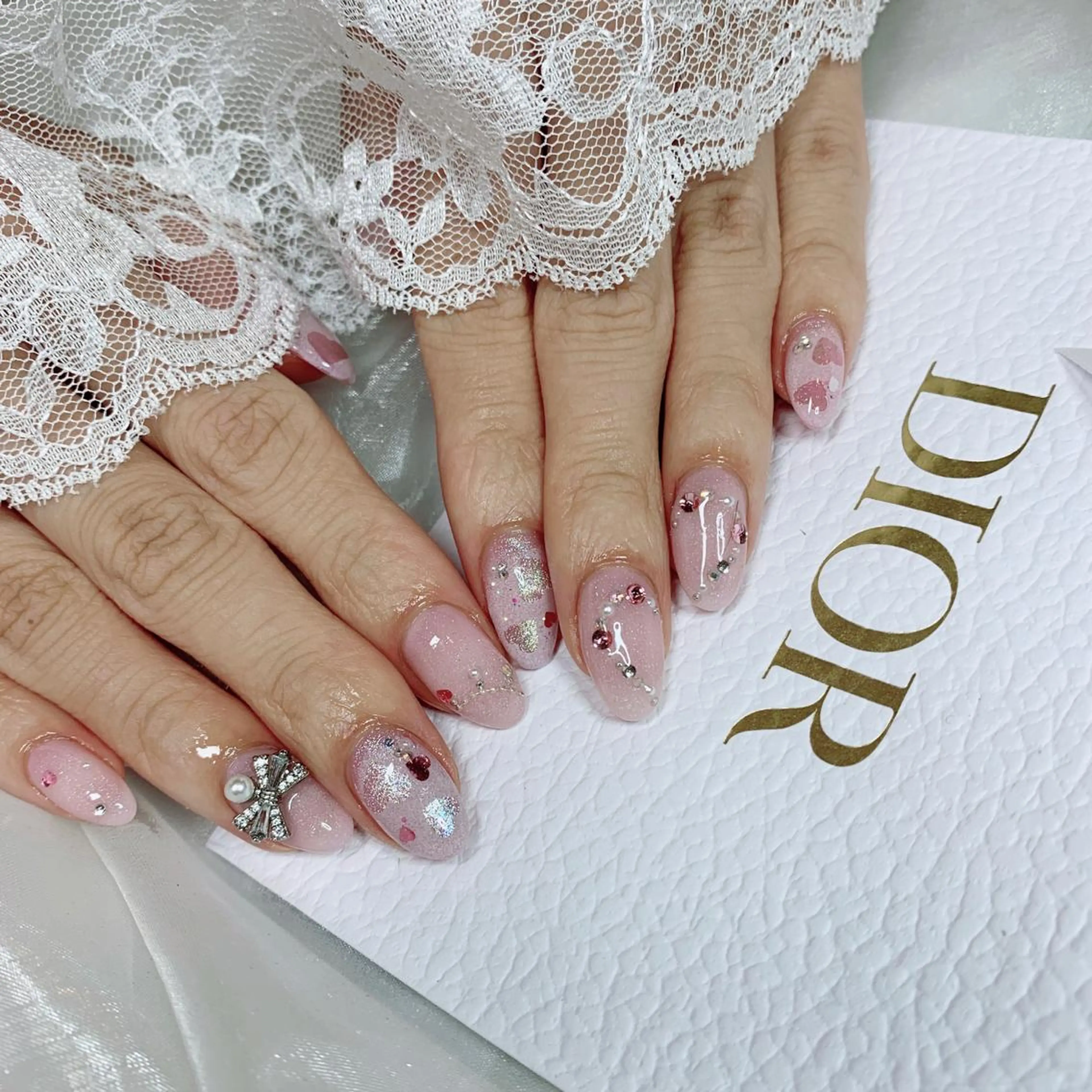 ネイル リボン ハンドネイル La neige* yuki 🥯🍑のネイルデザイン