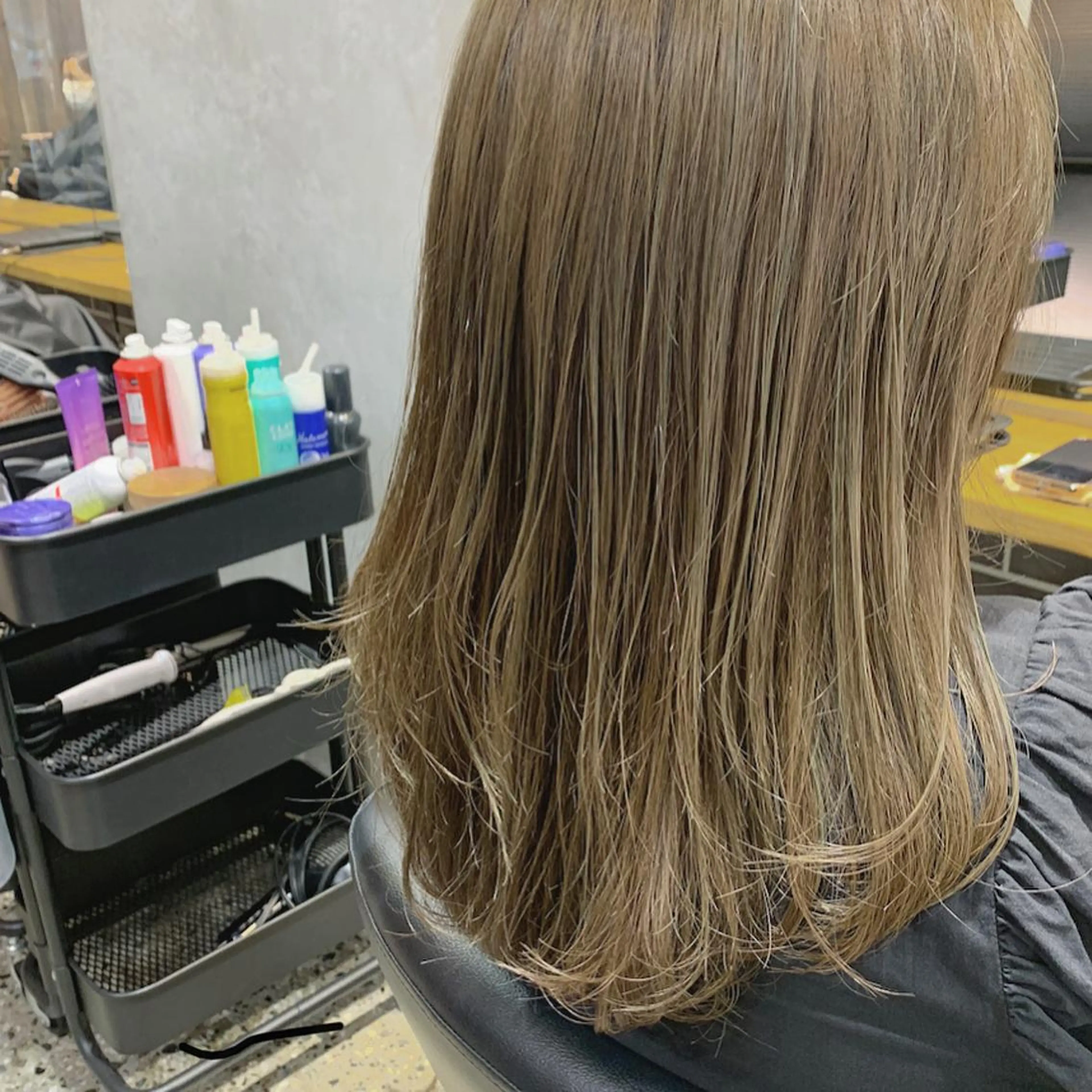 セミロング WISTERIA KAORUのヘアスタイル