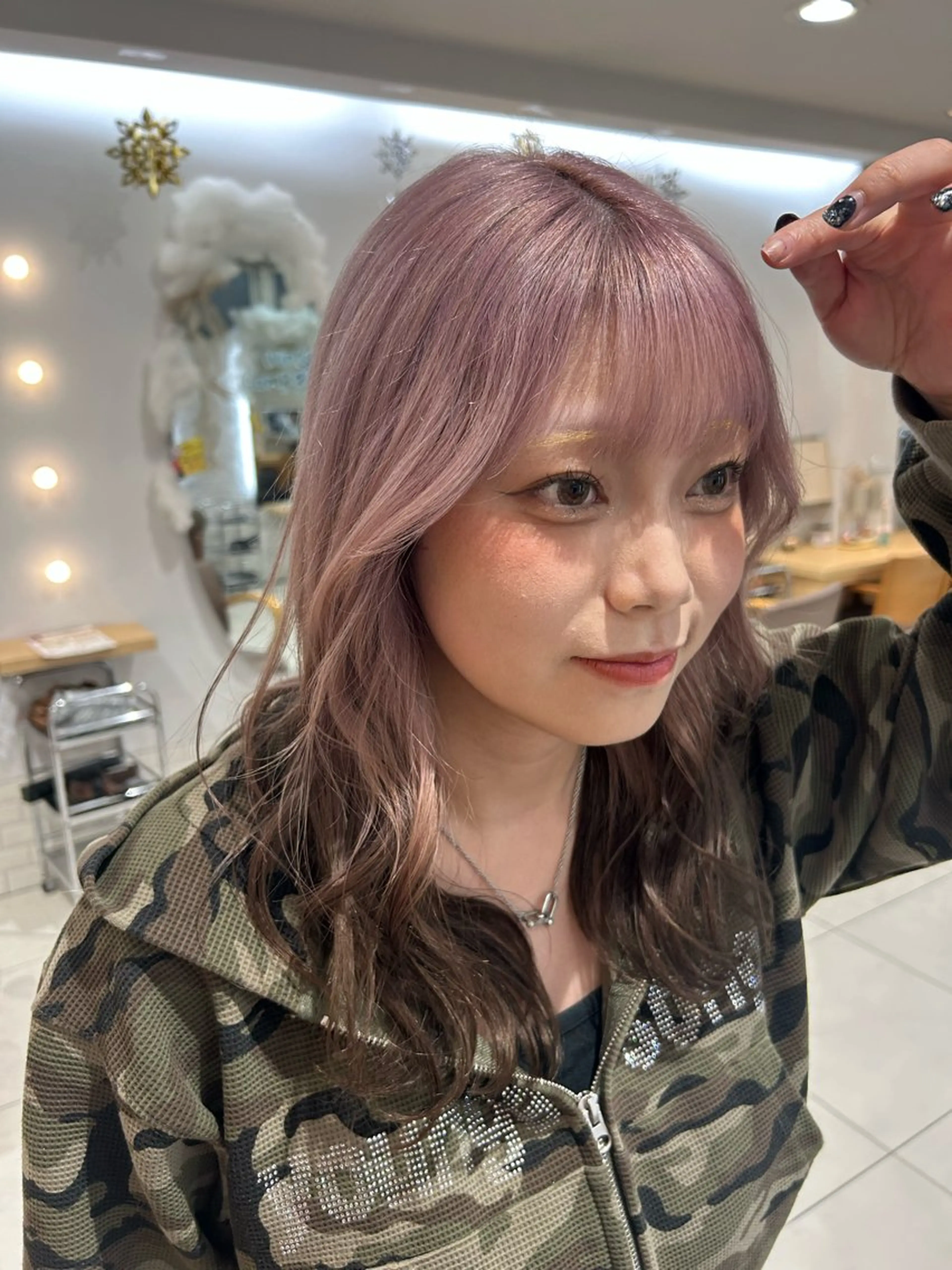 ロング 🍂透明感ベージュ カラー🍂森部杏菜のヘアスタイル