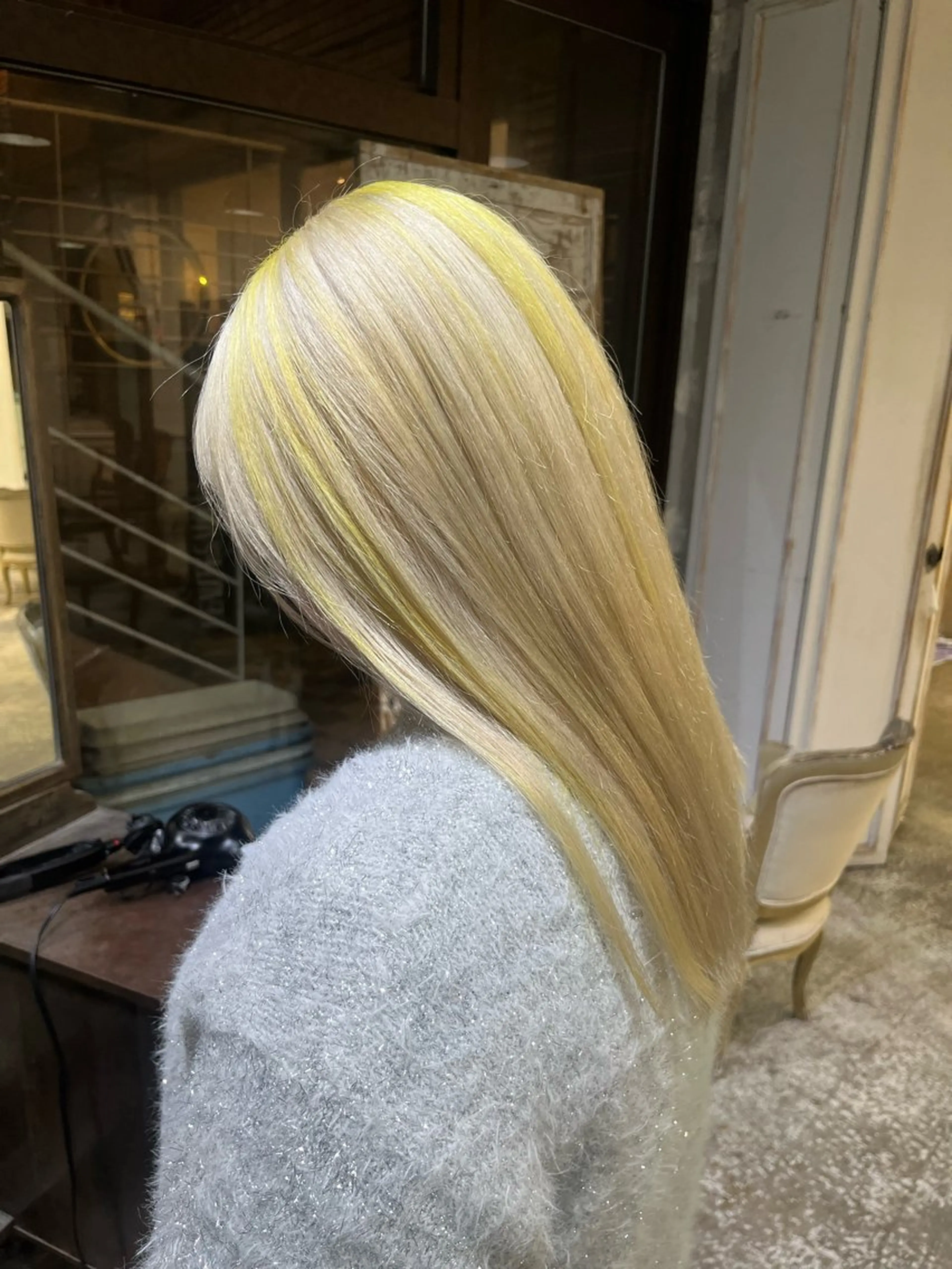 ロング カラー ベージュカラー ブリーチ 透明感カラー ハイトーンカラー ホワイトベージュ ヘアカラー トリートメント 🧃Kawakami kotomi🧃のヘアスタイル