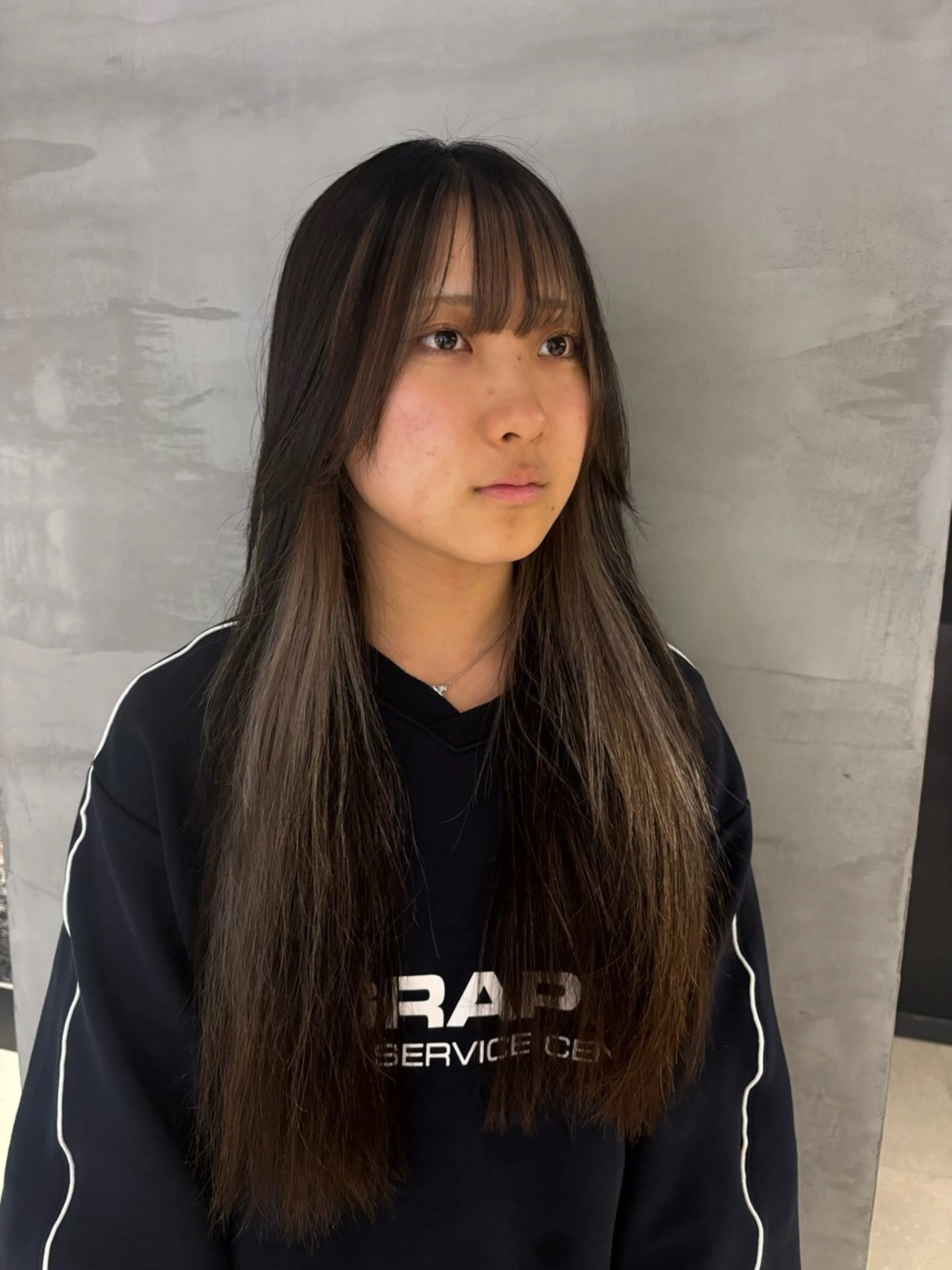 ロング KAREN（ému） 伏見/カットモデルのヘアスタイル