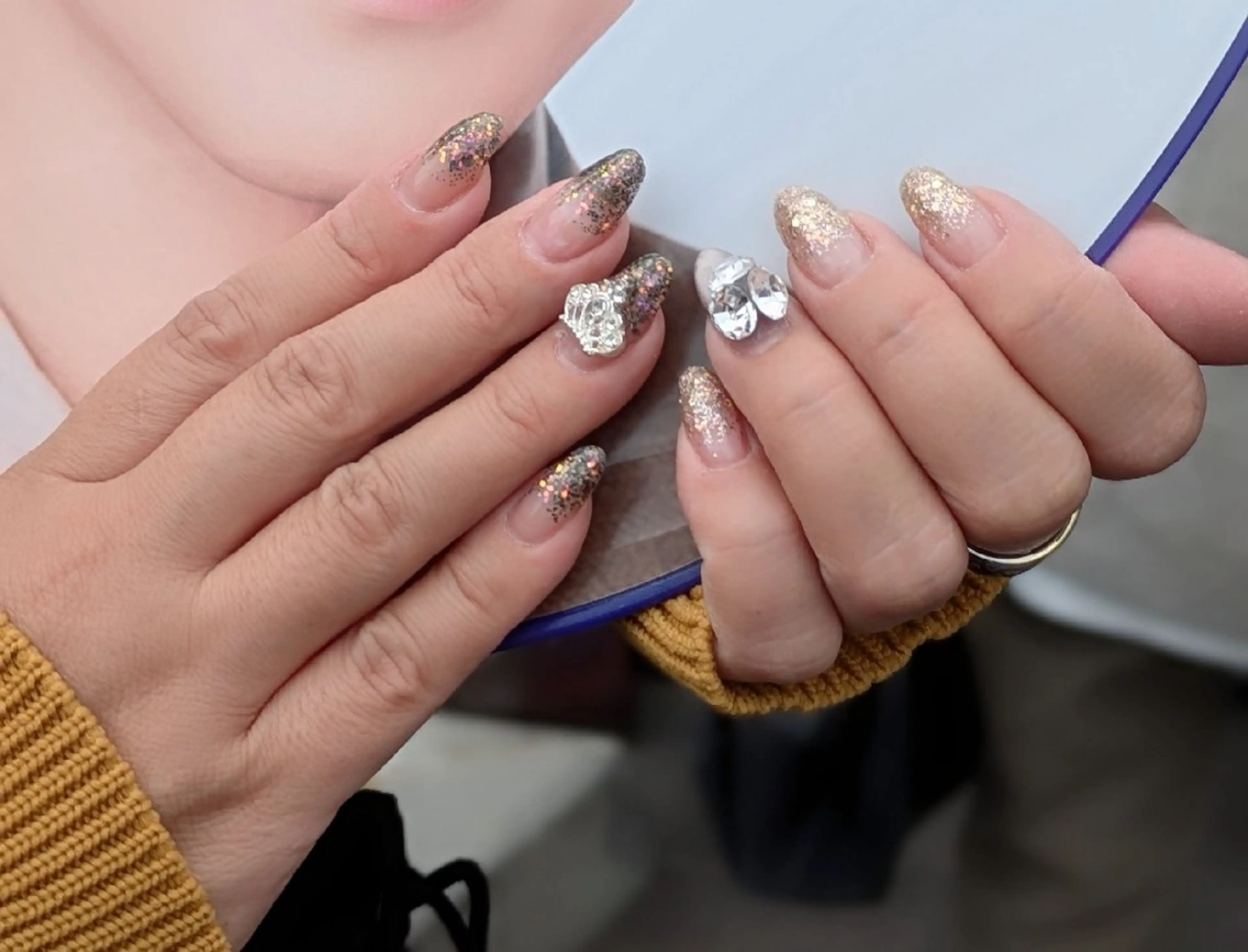 【ラメグラデーション】　他店様オフ代別途の写真