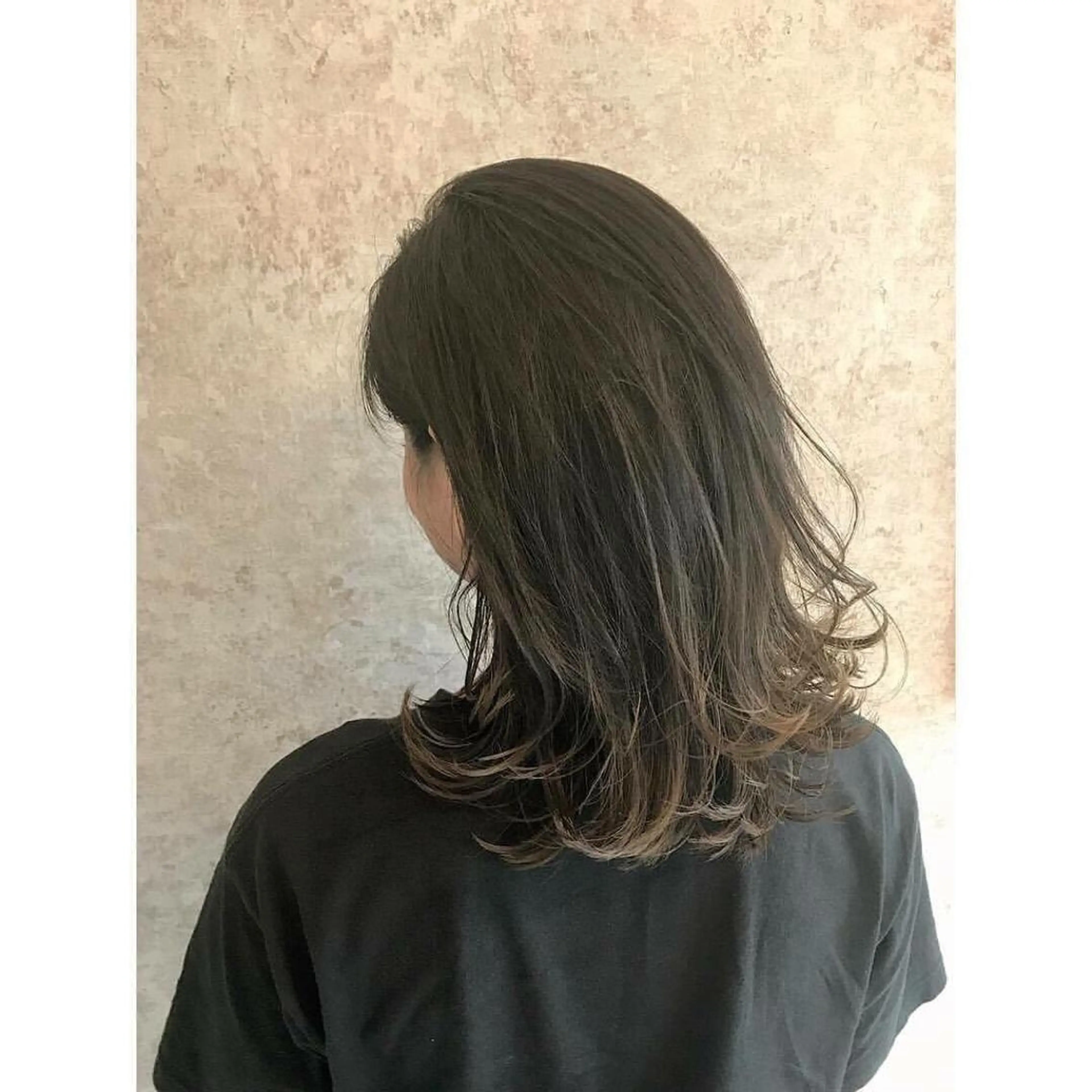 ミディアム カラー due hair 京都駅前店 MILBON オージュア認定サロン【デューヘアー】所属・ハイトーンブリーチ 土坂 由志【京都】のヘアスタイル