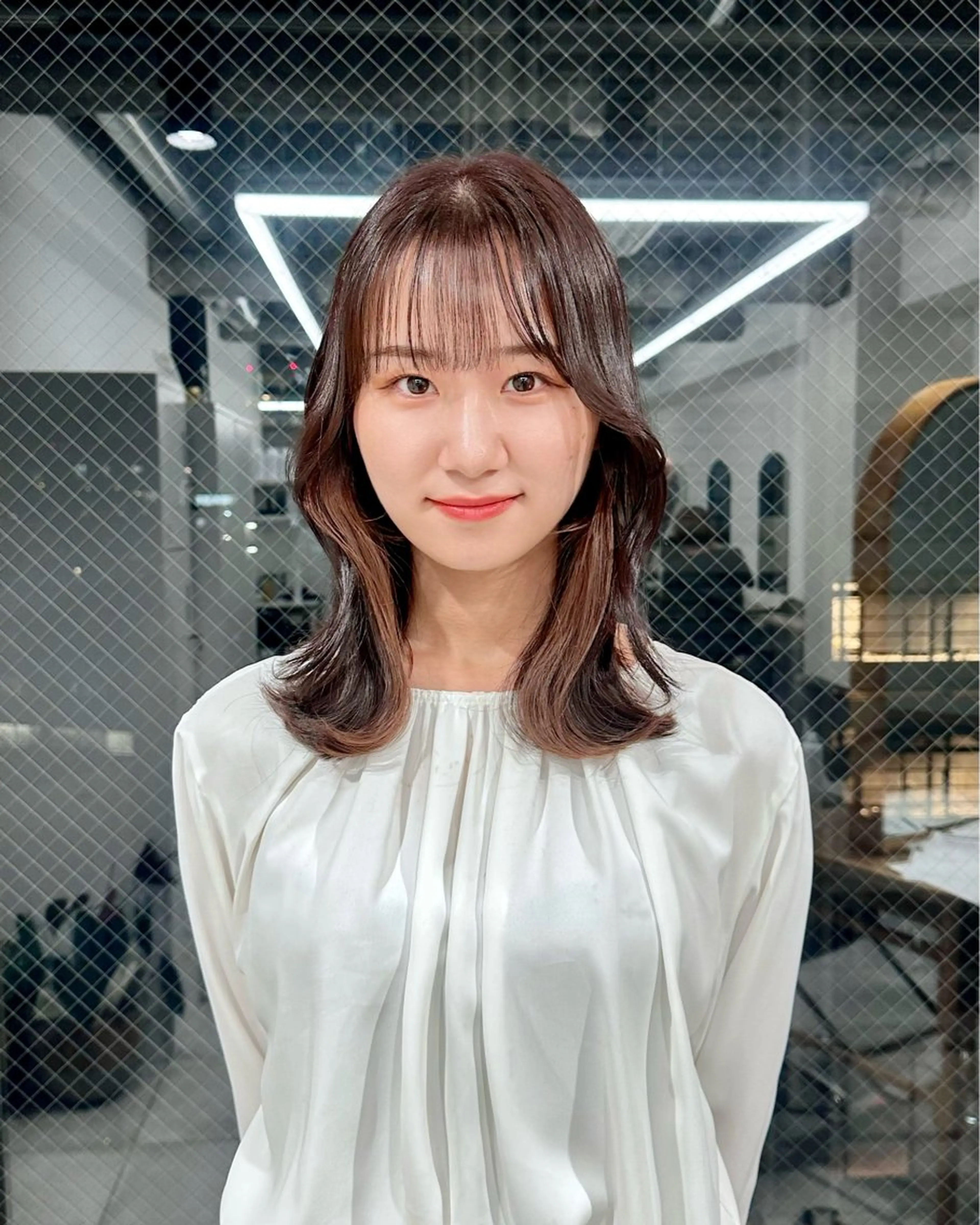 ミディアム カラー ブリーチなし/レイヤ ー特化🌈Tommyのヘアスタイル