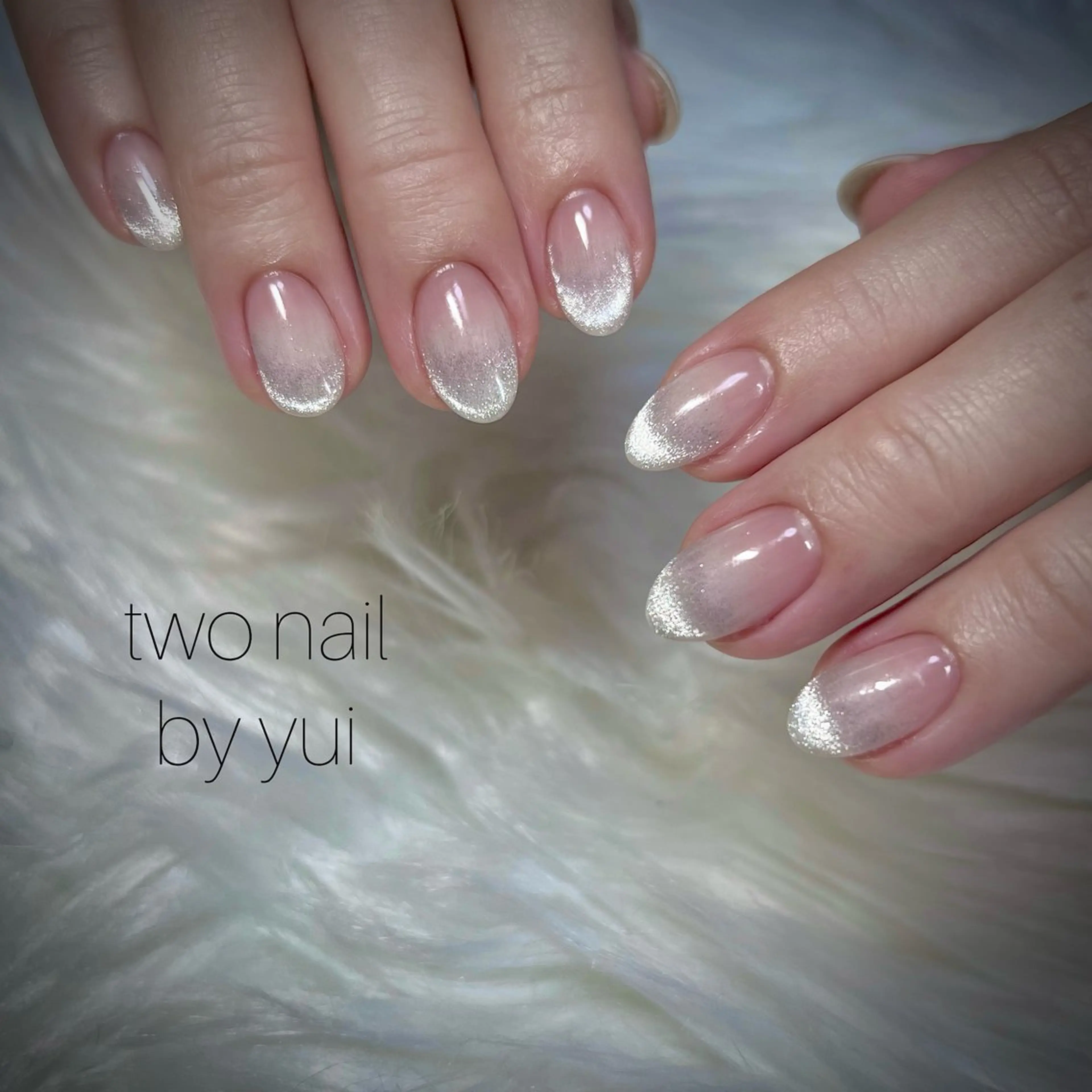 ネイル キラキラネイル マグネットネイル ネイルチップ ホワイト ハンドネイル two nailのネイルデザイン