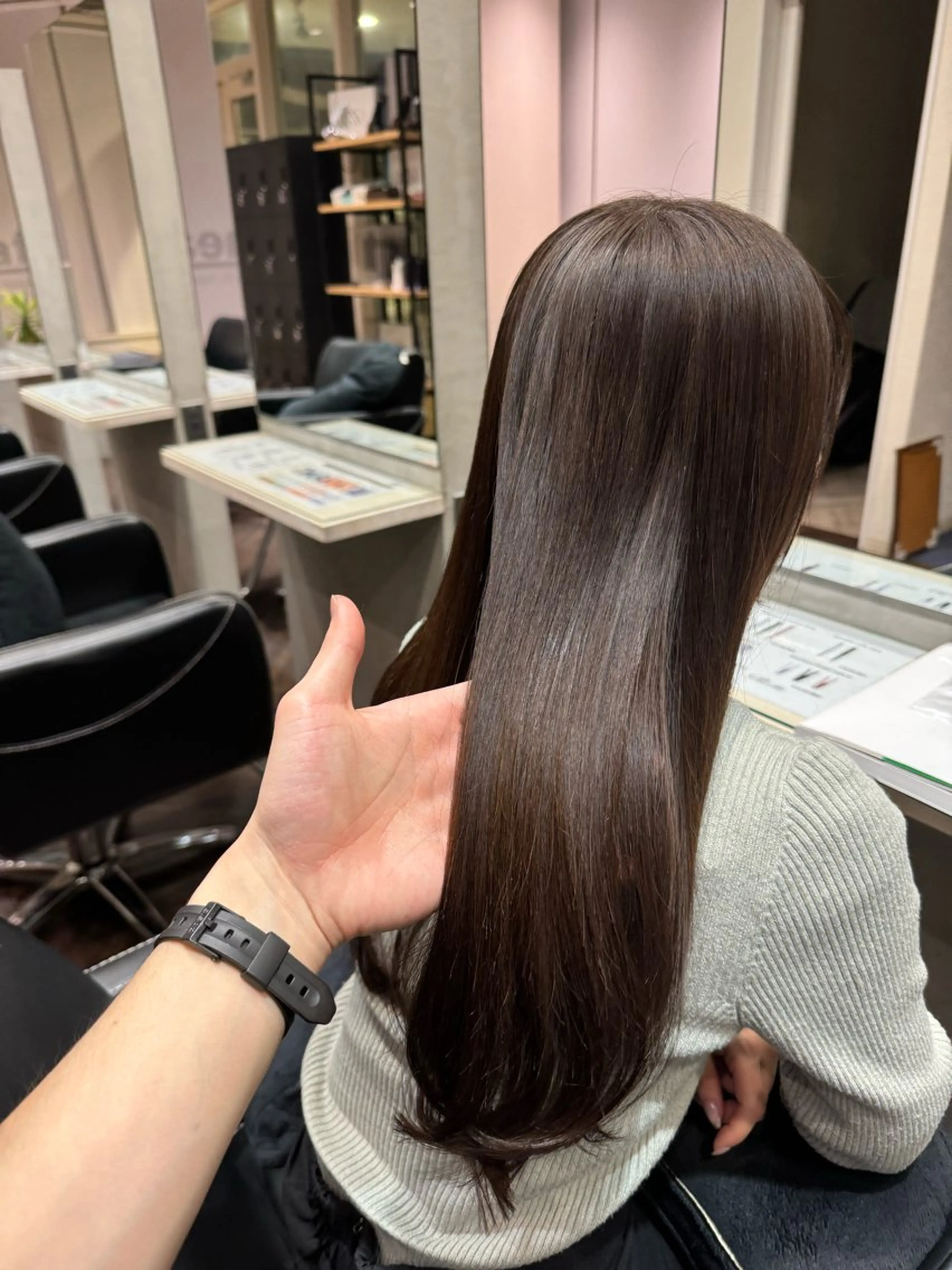 ロング レイヤーカット レディースカット特化 ケンジのヘアスタイル