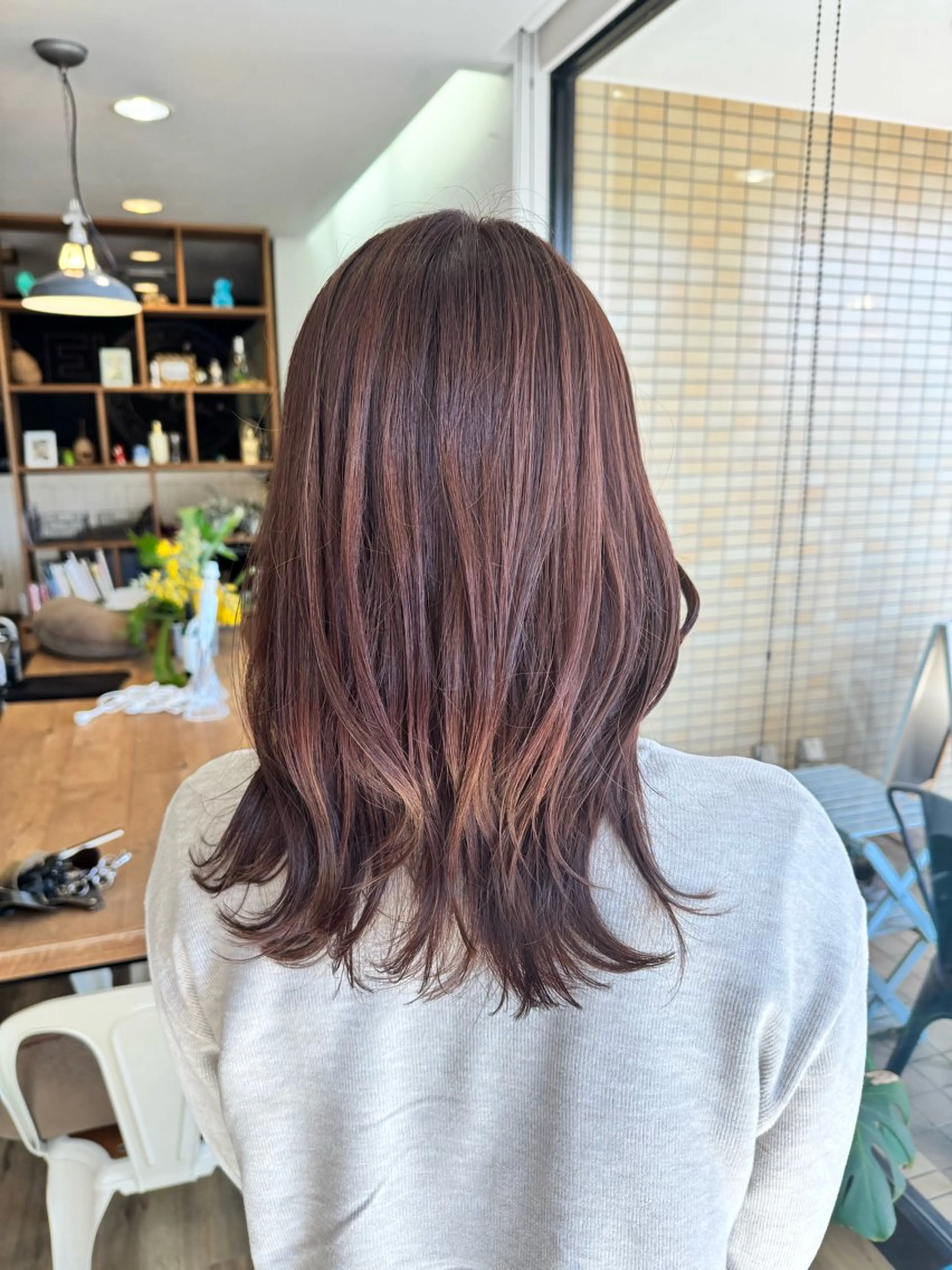 ロング カラー ベージュカラー ピンクカラー ピンクベージュ ヘアカラー トリートメント ツキダテ ユイのヘアスタイル