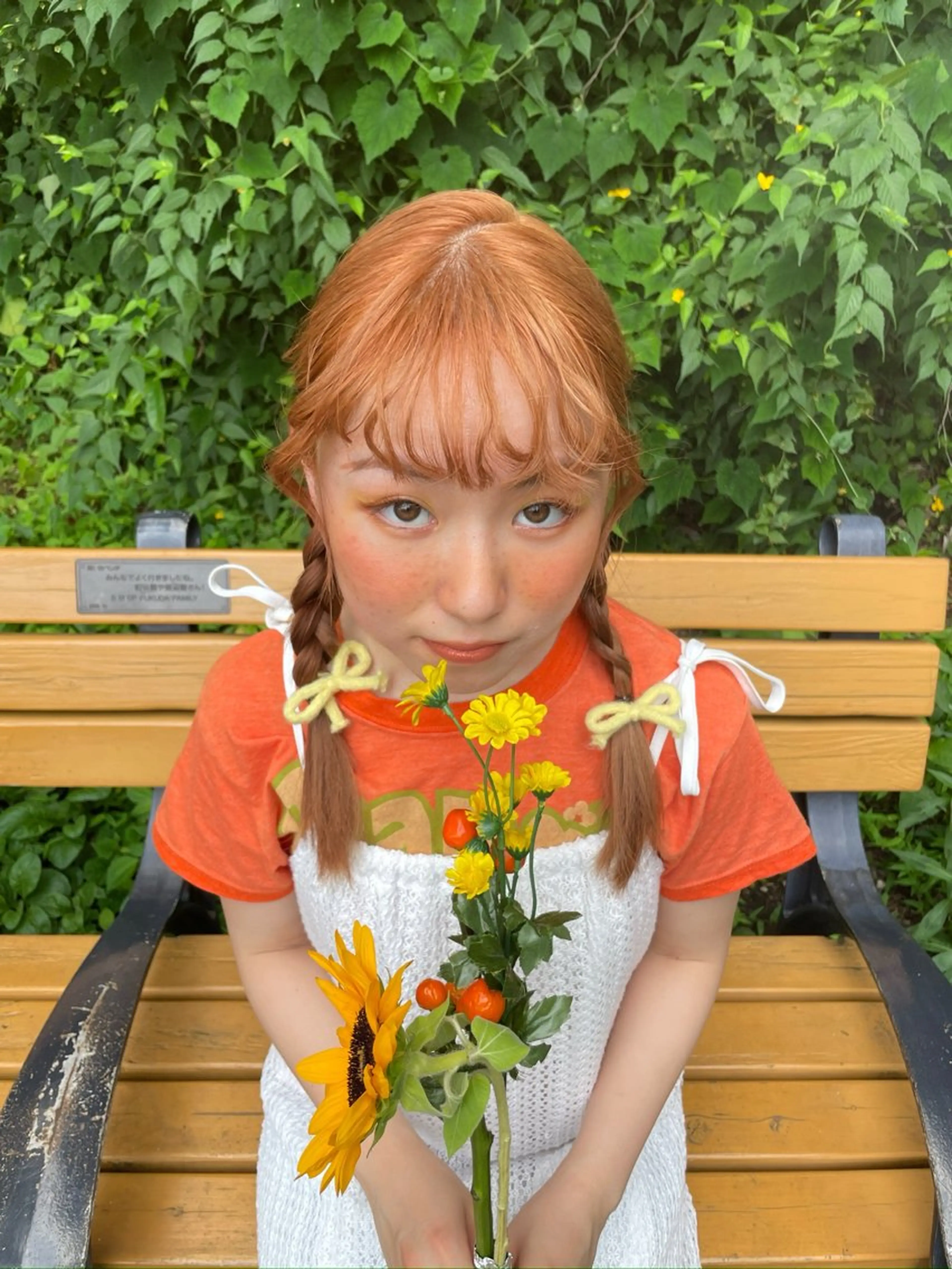 セミロング カラー ブリーチ オレンジ ヘアカラー トリートメント 🧚🏻momo 🧚🏻【下北沢】のヘアスタイル