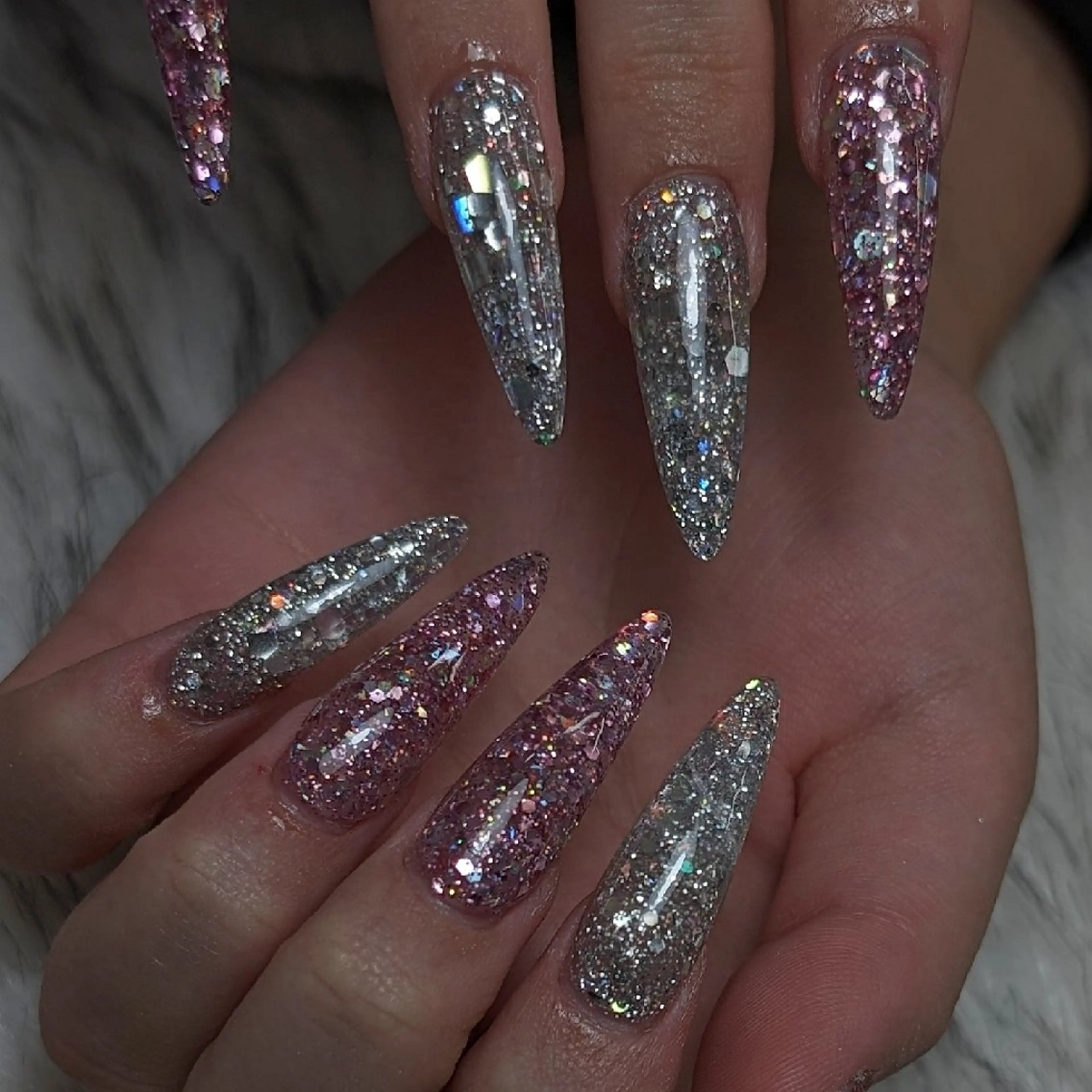 ネイル ハンドネイル RUNWAY 　　の眉毛・アイブロウイメージ