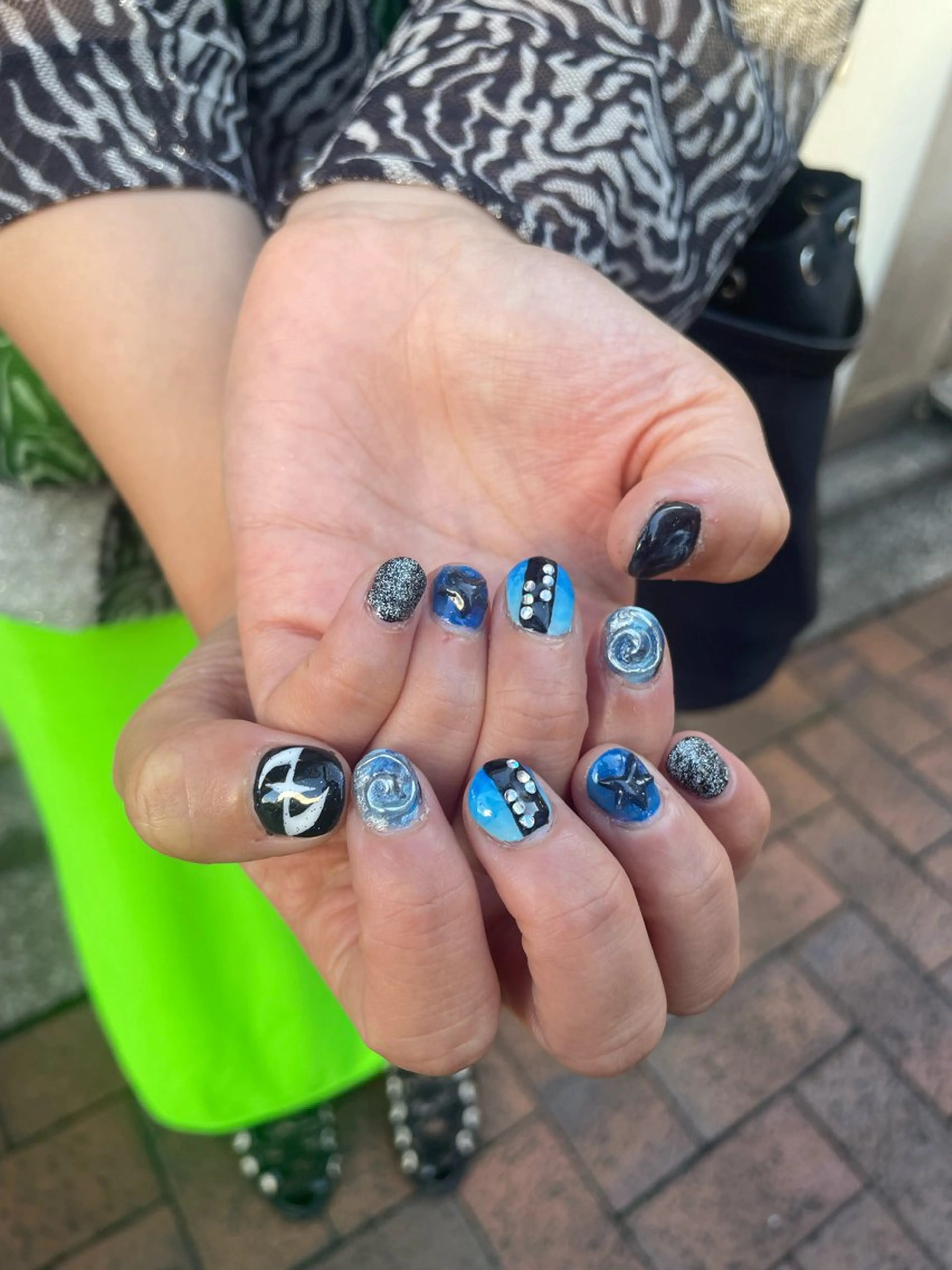 ネイル ハンドネイル 🌟暖色系ハイトーン 🌟AIのヘアスタイル