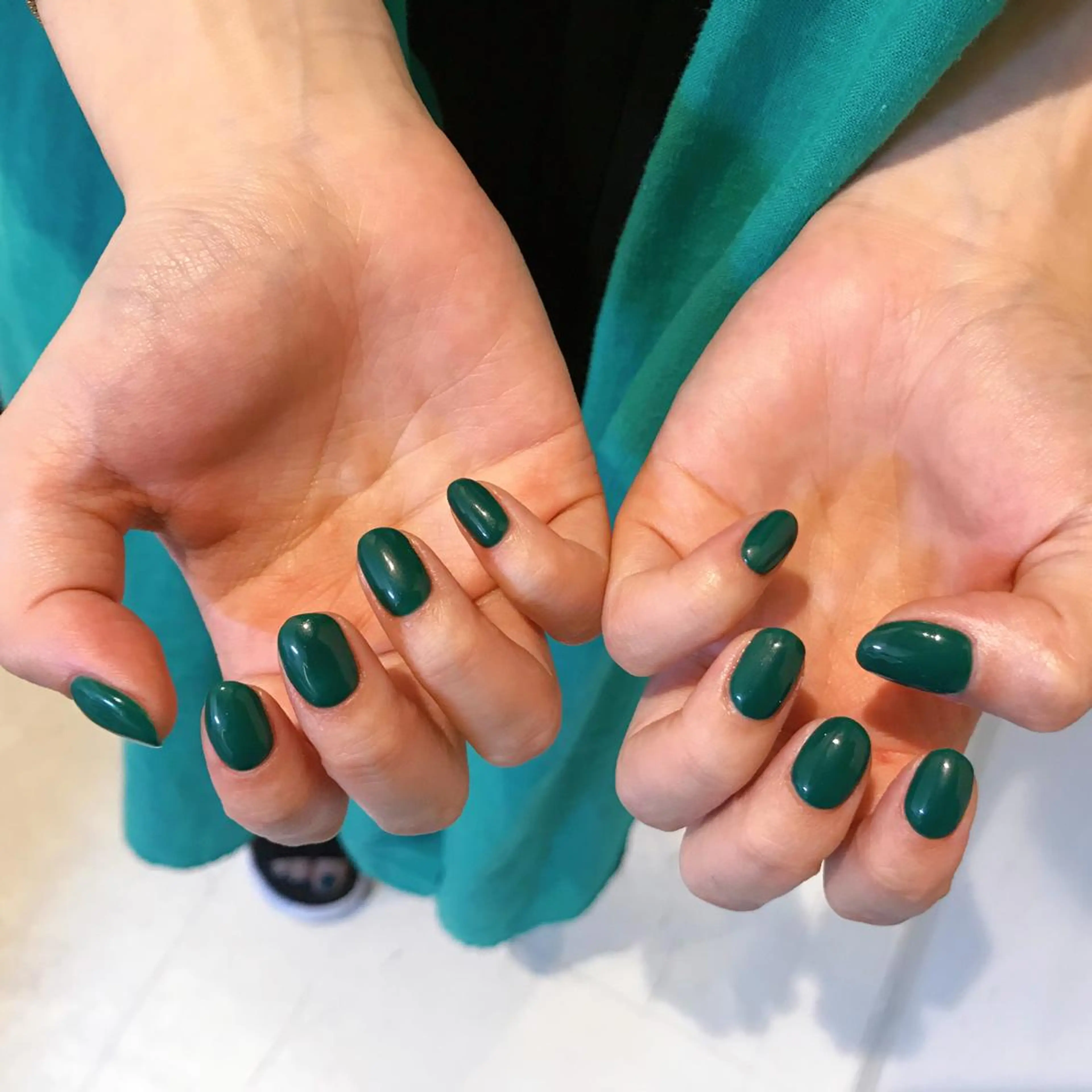 ネイル グリーン ワンカラーネイル emu nail所属・emunail あやかのネイルデザイン