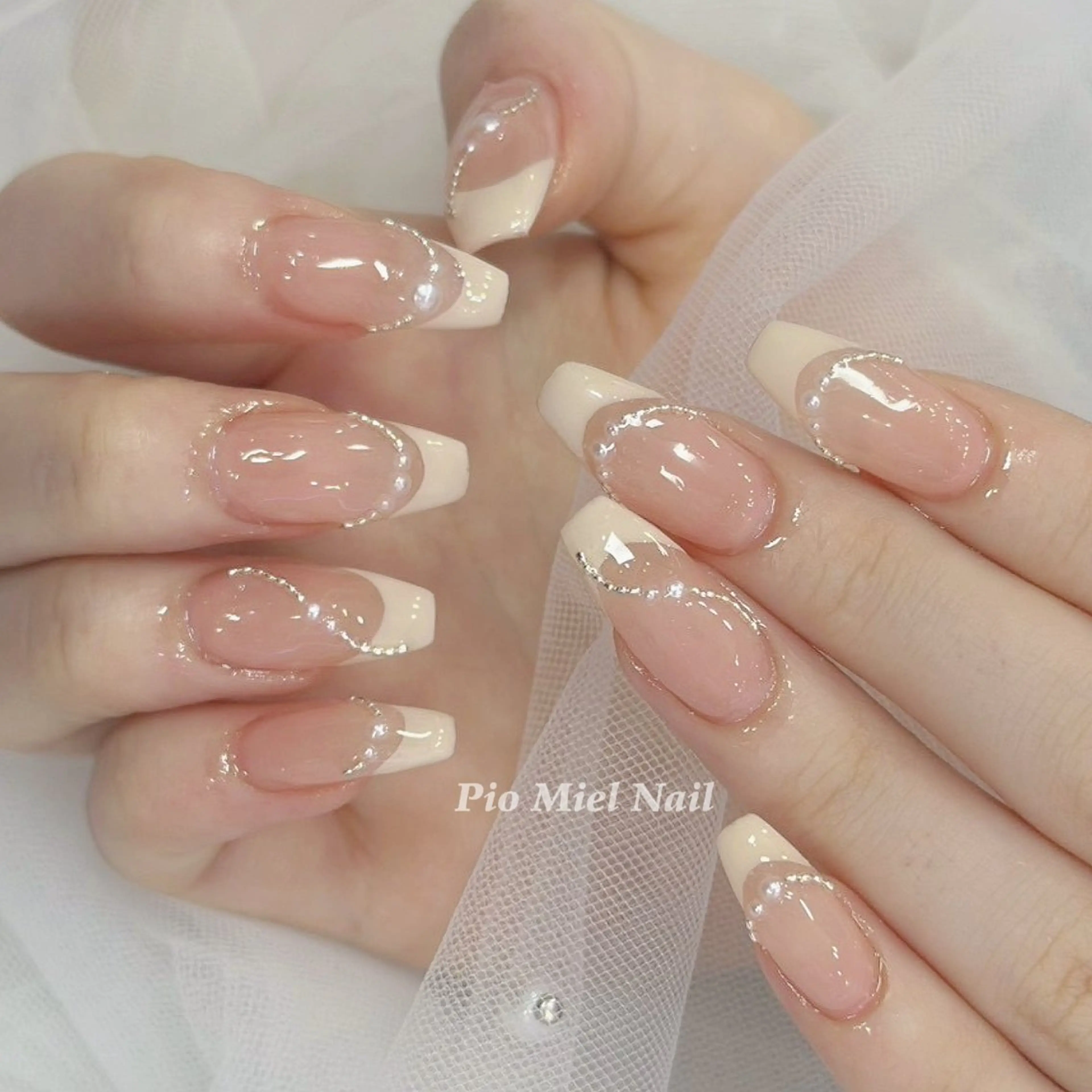 セミロング 韓国風ヘア ハンドネイル Pio Mielのネイルデザイン