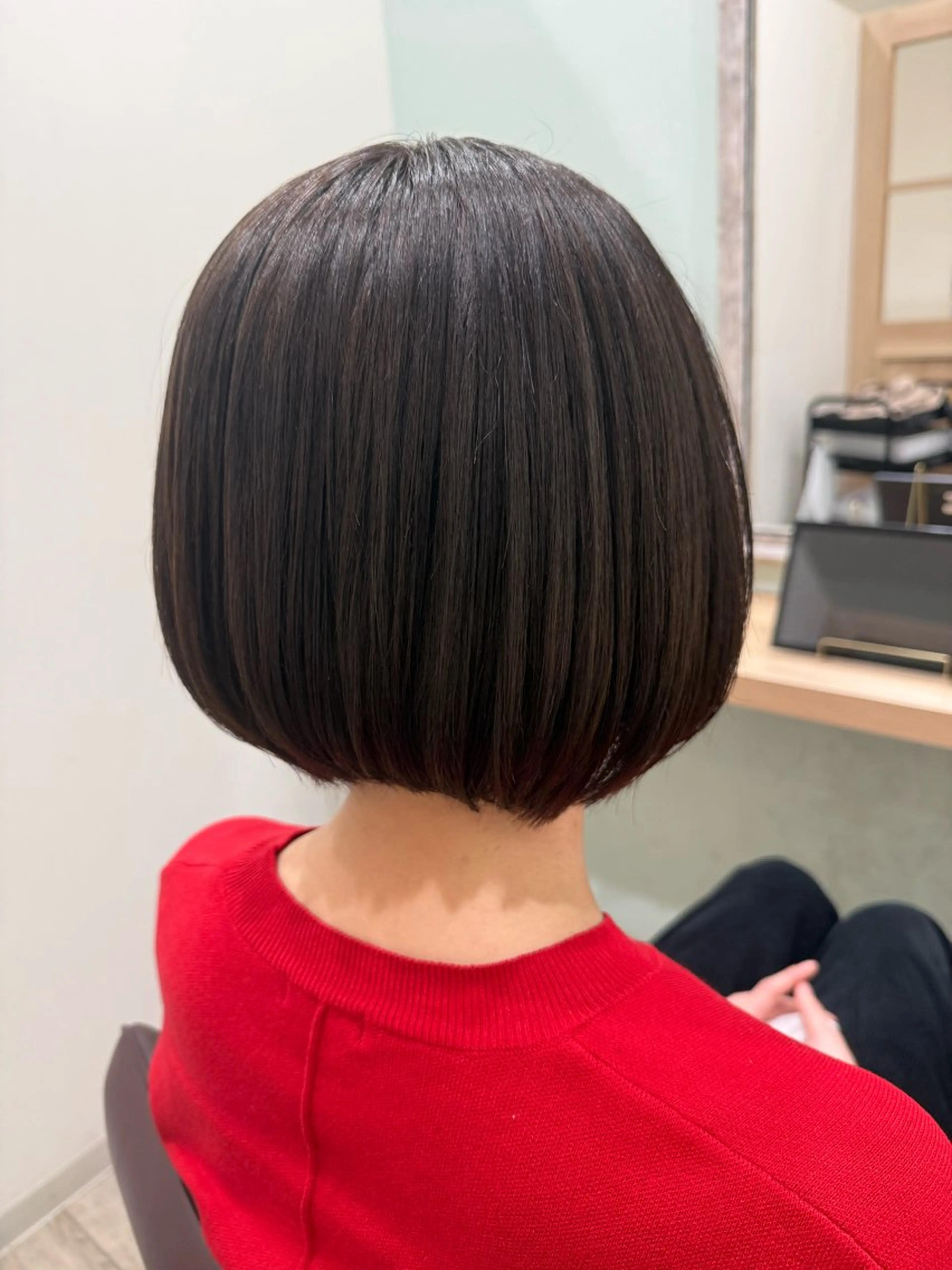 ショート 前下がりボブ ボブ カット ヘアカラー 伊藤 優里のヘアスタイル