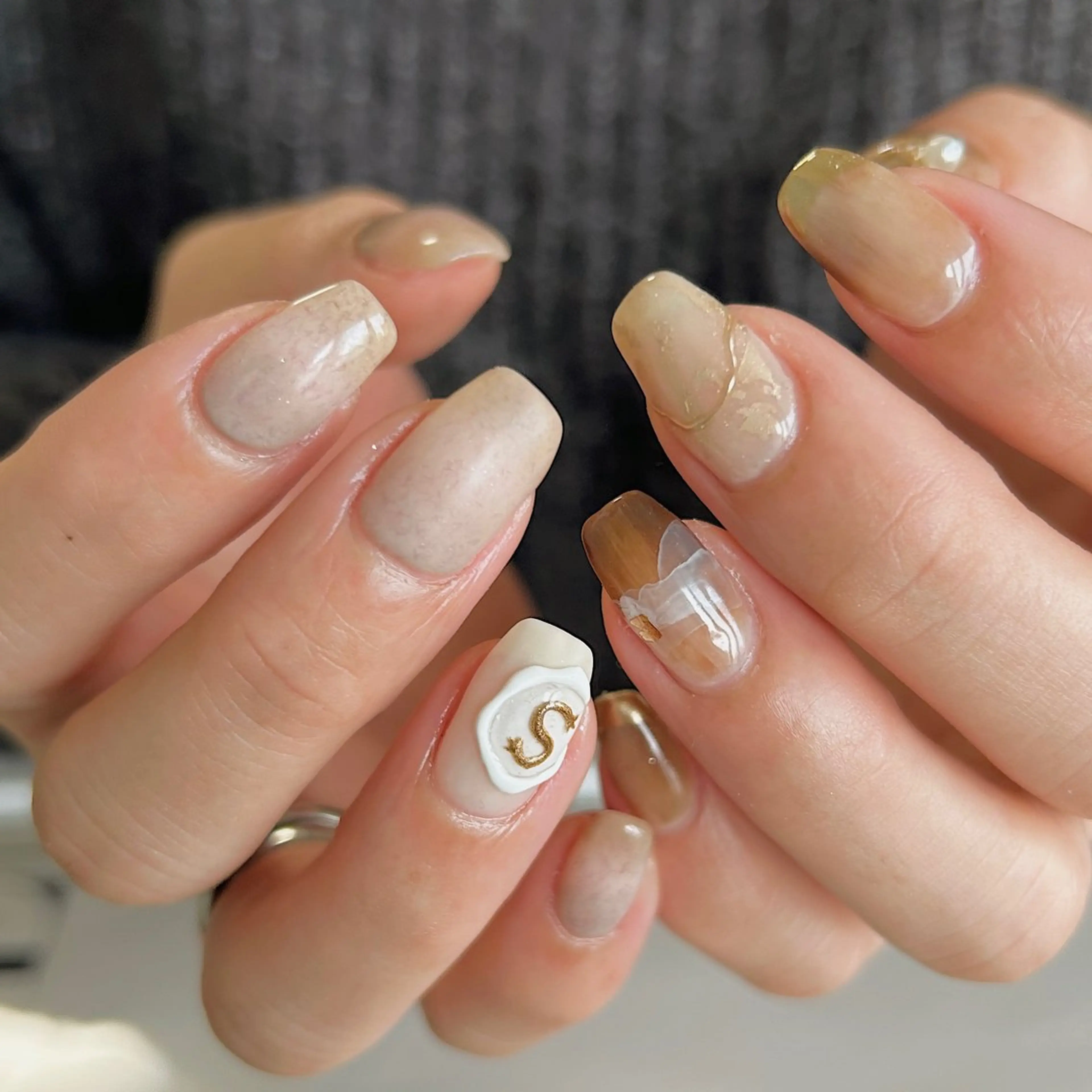 ネイル ブラウン フレンチネイル マグネットネイル ニュアンスネイル オフィスネイル ハンドネイル Lull ネイル/ HBL/ハンドケアのネイルデザイン