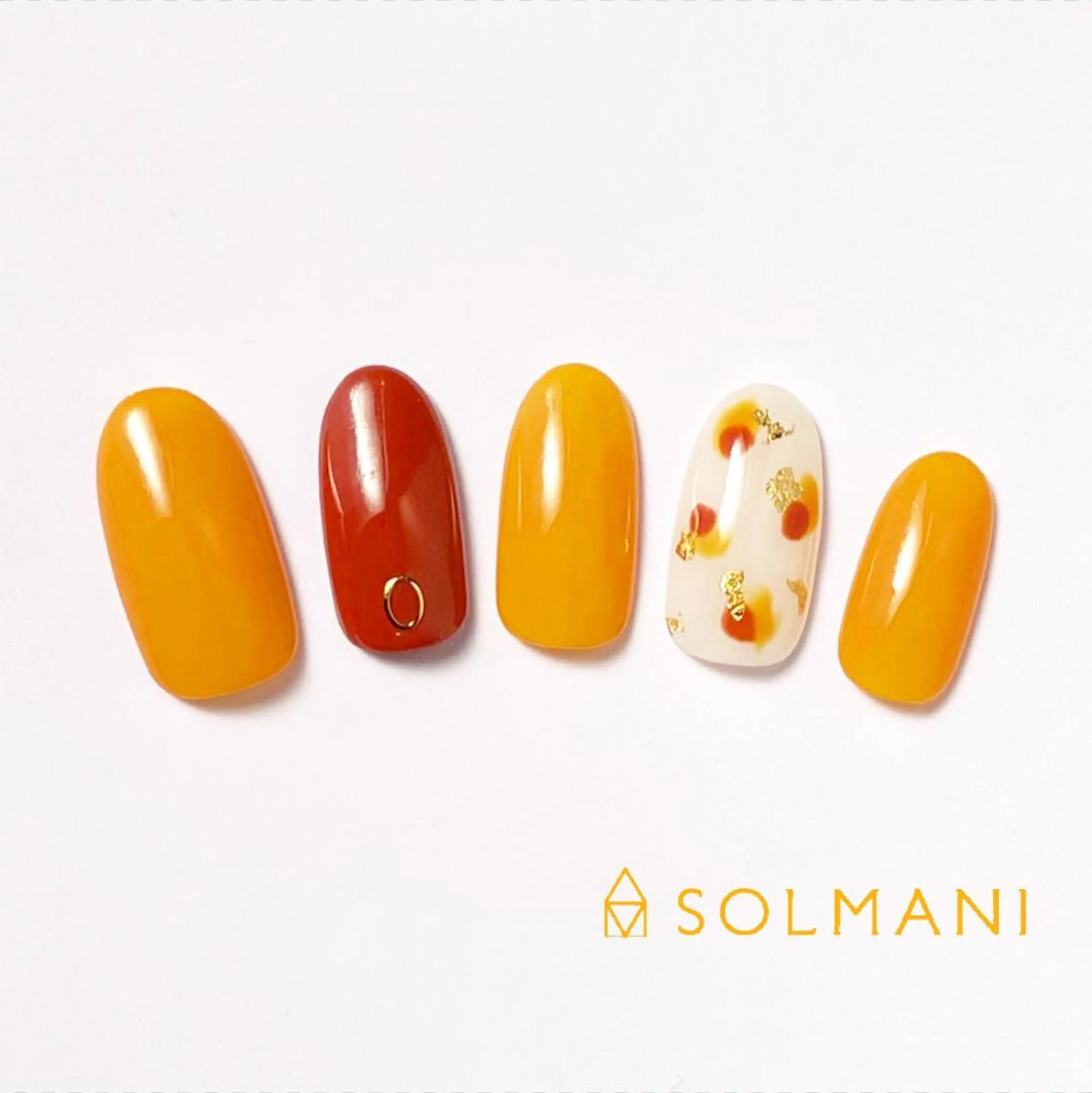 ネイル ドット SOLMANI 予約担当のネイルデザイン