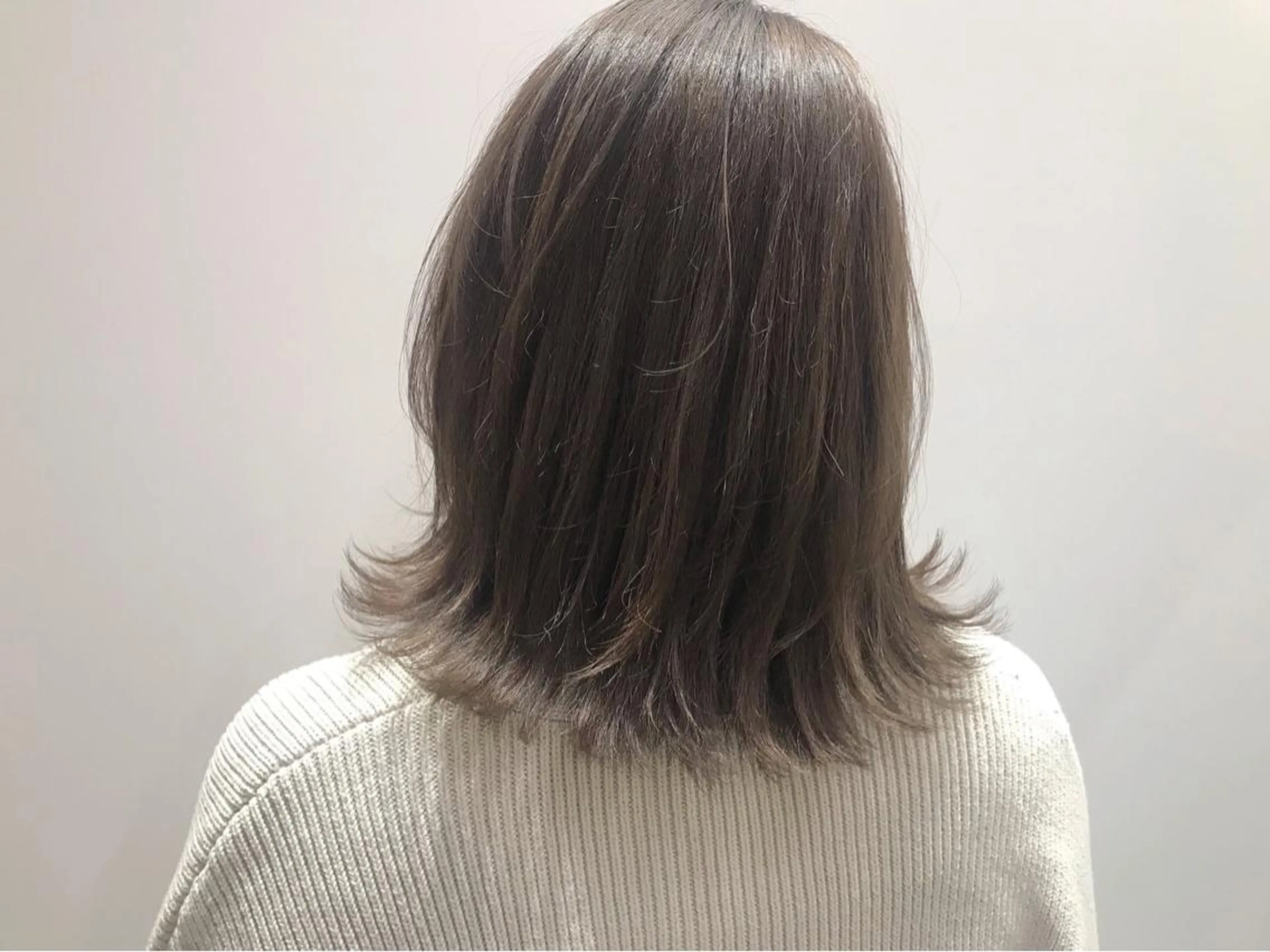 ミディアム カラー ベージュカラー ダブルカラー カット ヘアカラー トリートメント 佐伯 和佳のヘアスタイル