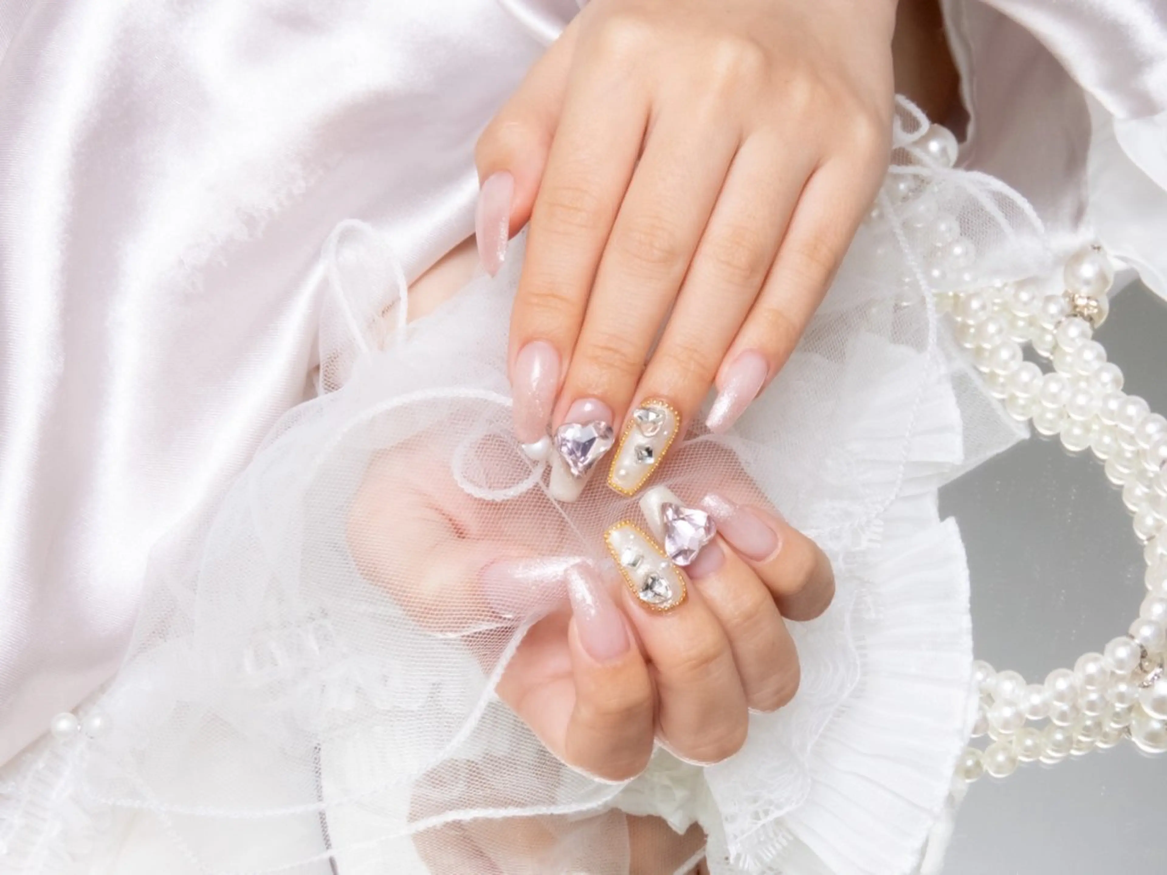 ネイル DOLL BEAUTYの眉毛・アイブロウイメージ