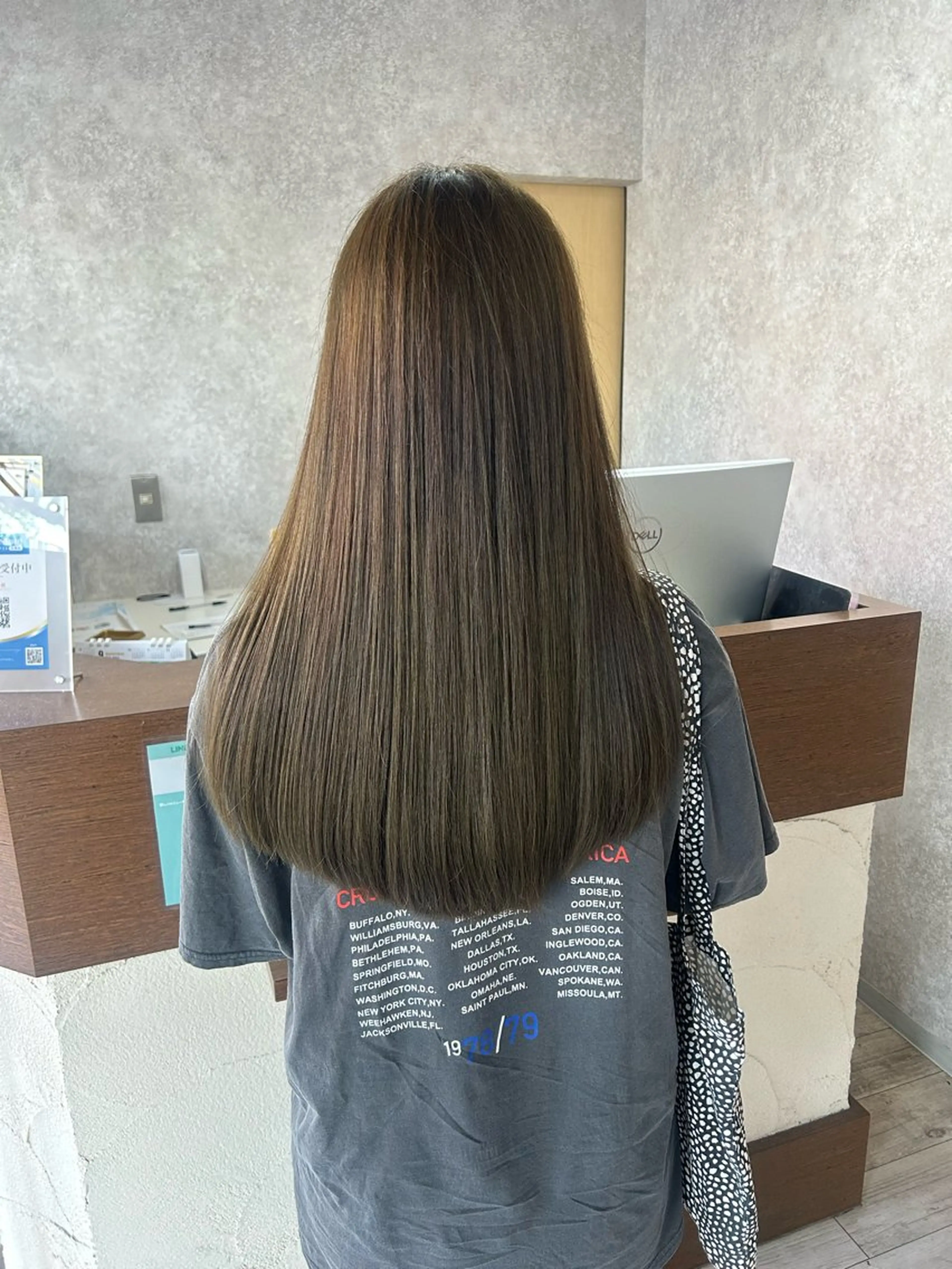 ロング カラー オリーブカラー イチカワ ミオ/ minim hairのヘアスタイル