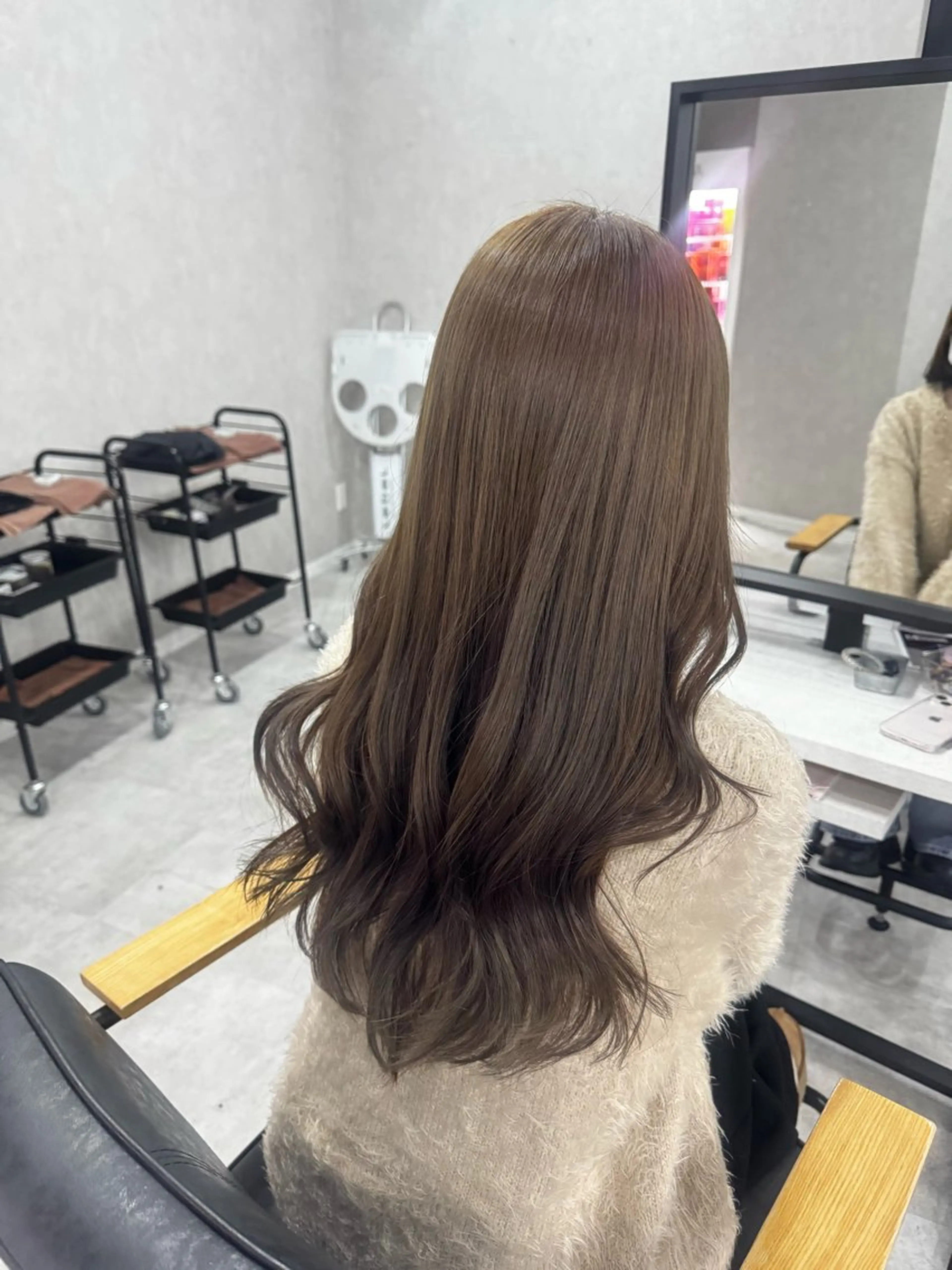 ロング カラー アッシュ ベージュカラー カット ヘアカラー トリートメント 赤み無し柔らかカラー 【梅田】madokaのヘアスタイル