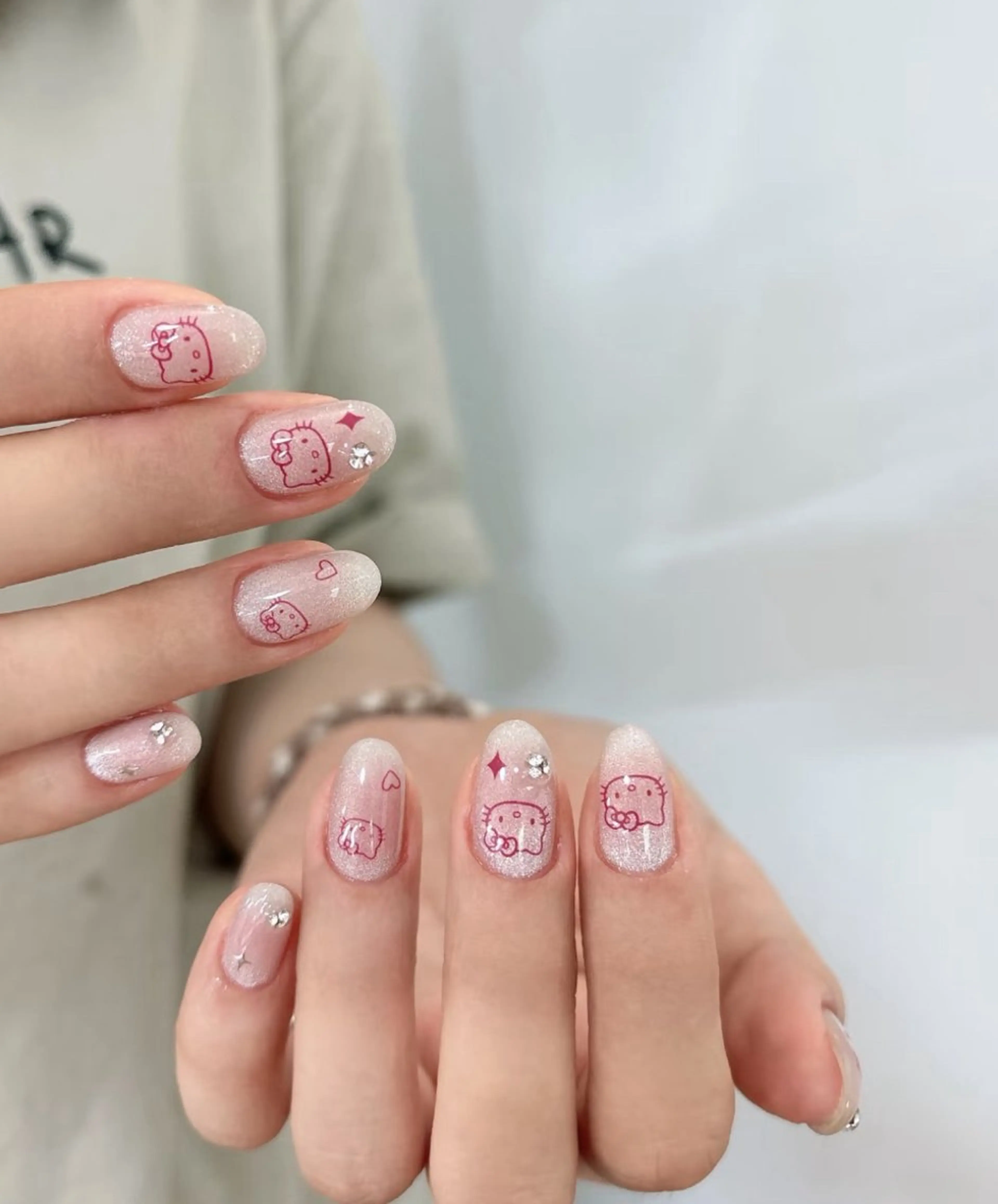 ネイル フレンチネイル グラデーション キラキラネイル 韓国ネイル マグネットネイル ハンドネイル 🎀セ リ🎀のネイルデザイン